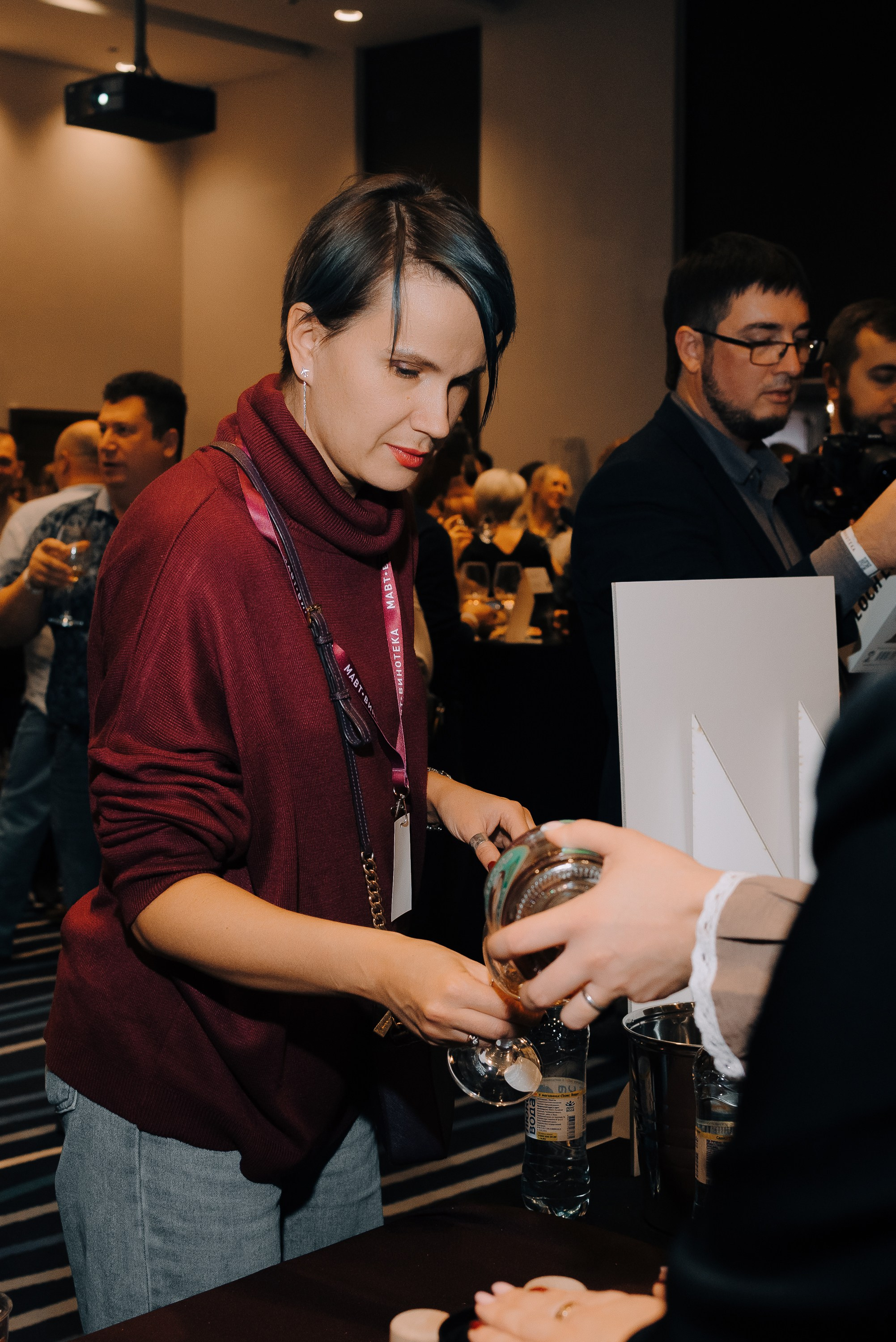 ФЕСТИВАЛЬ ВИНА И КРЕПКИХ НАПИТКОВ МАВТ-ВИНОТЕКА. Репортажный фотограф Зуев Роман г. Челябинск