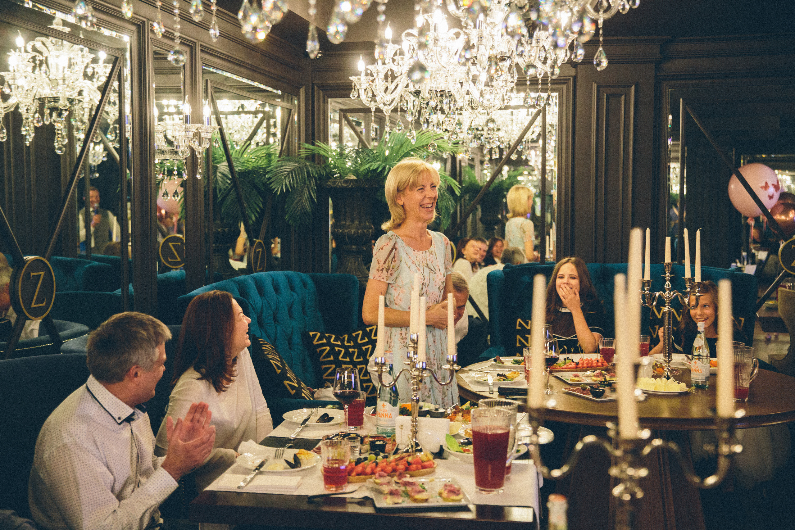 День рождения в дружной компании. Александр Чернин. Семейный и событийный фотограф