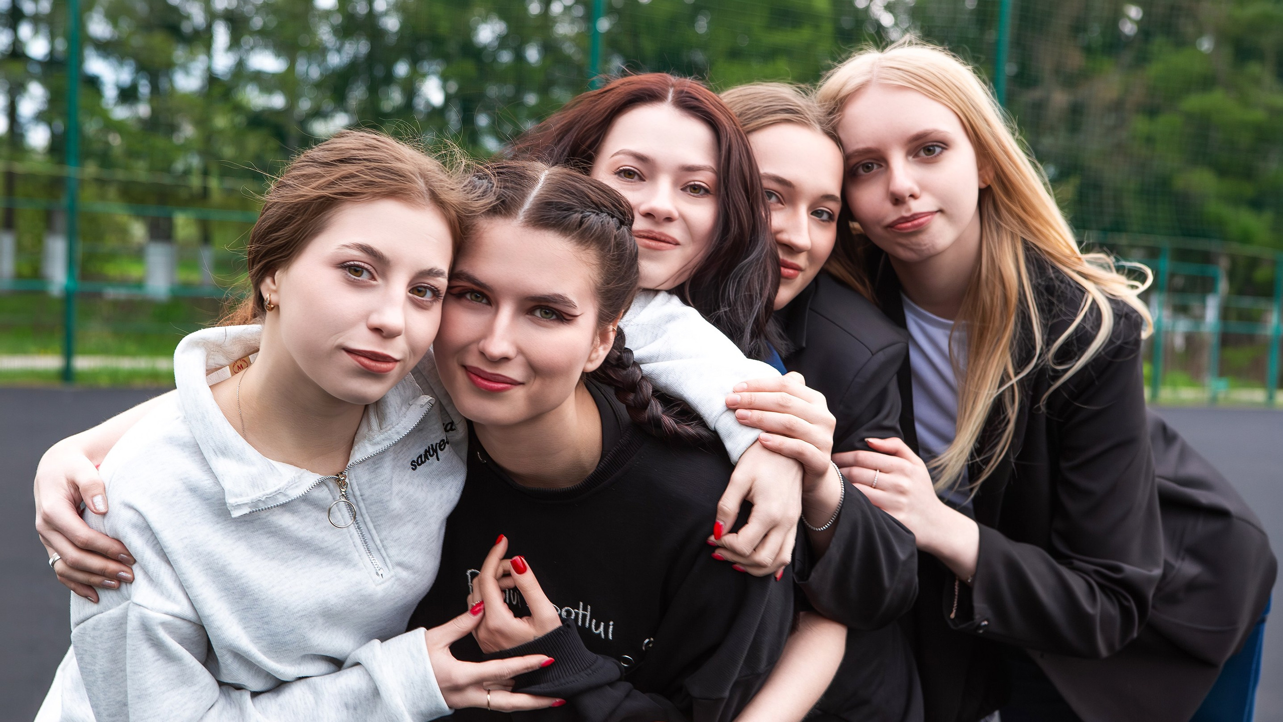 Где снимать выпускной альбом: школа, студия или улица