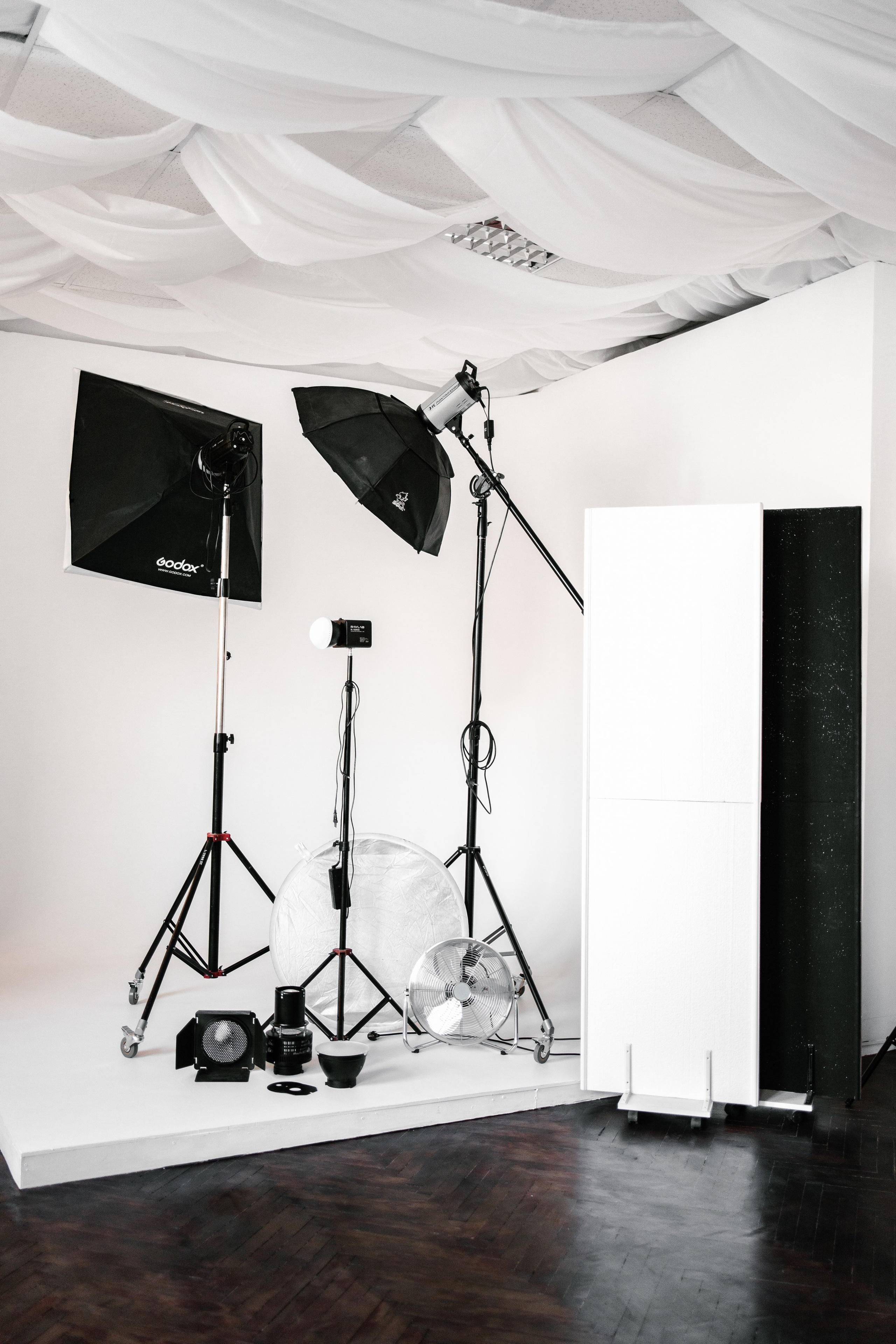 ИНТЕРЬЕР СТУДИИ. PLOMBIR PHOTOSTUDIO