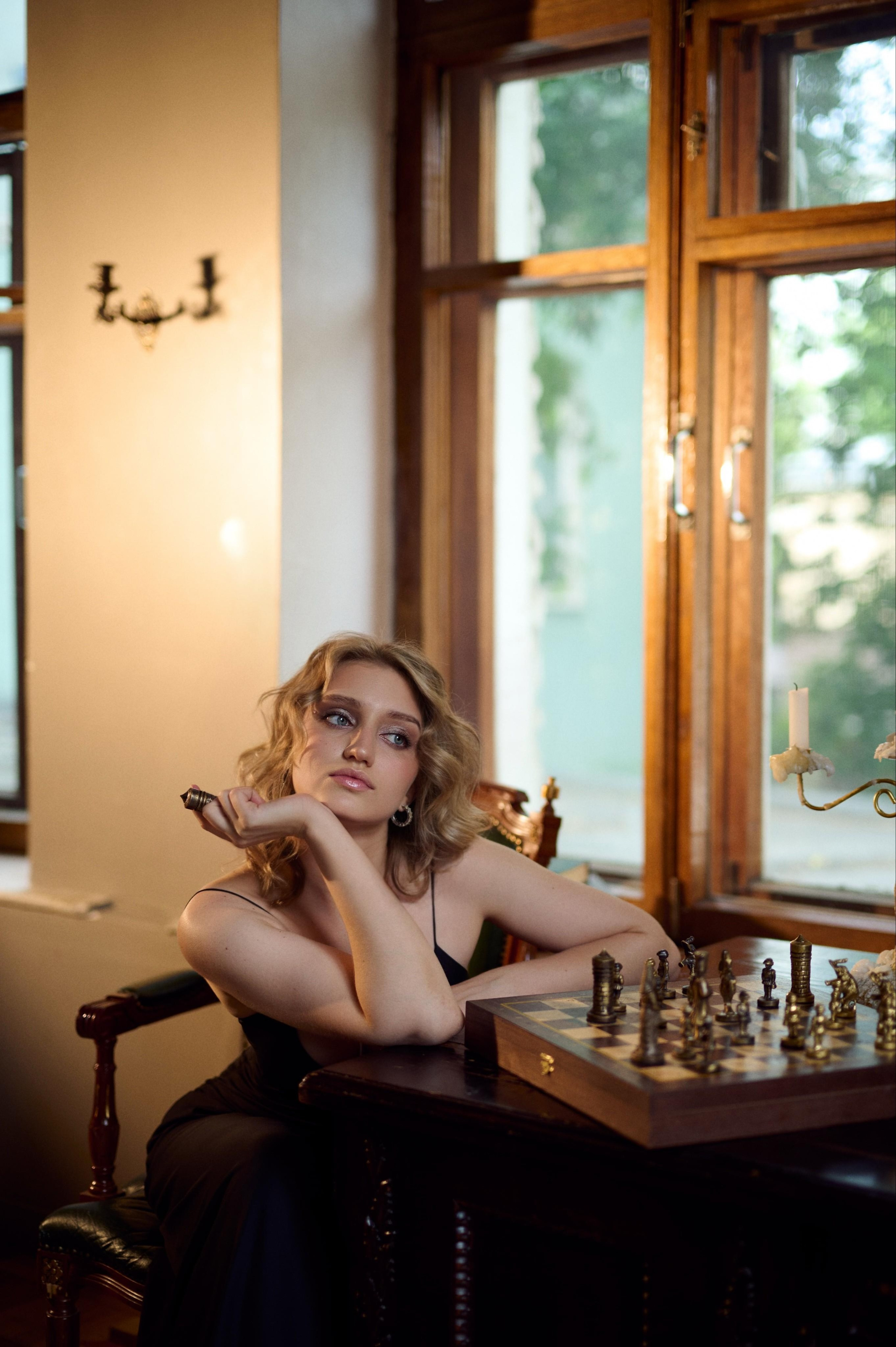 Индивидуальная женская фотосессия с искусственным светом