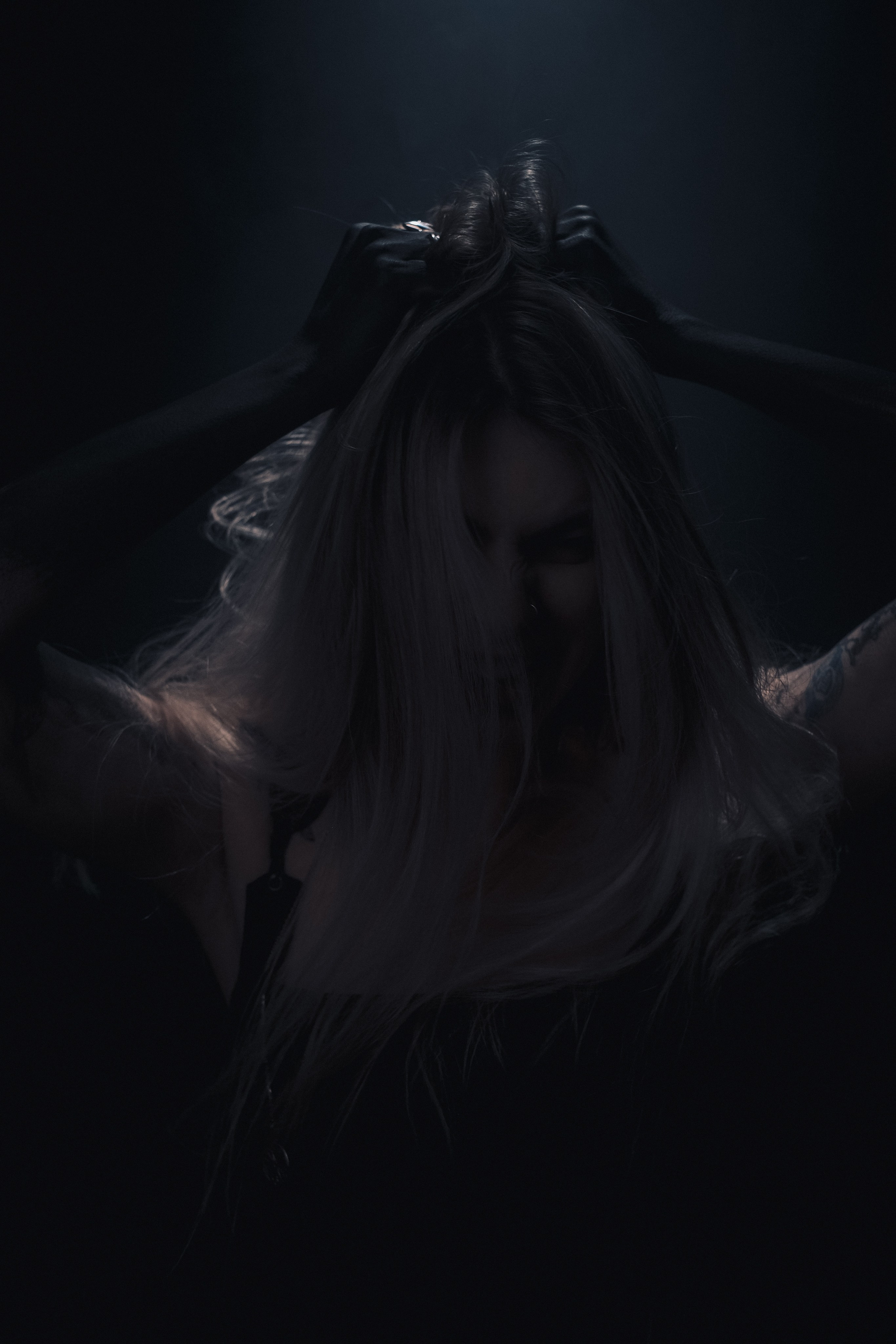 Фотосессия с мечом в стиле Castle core