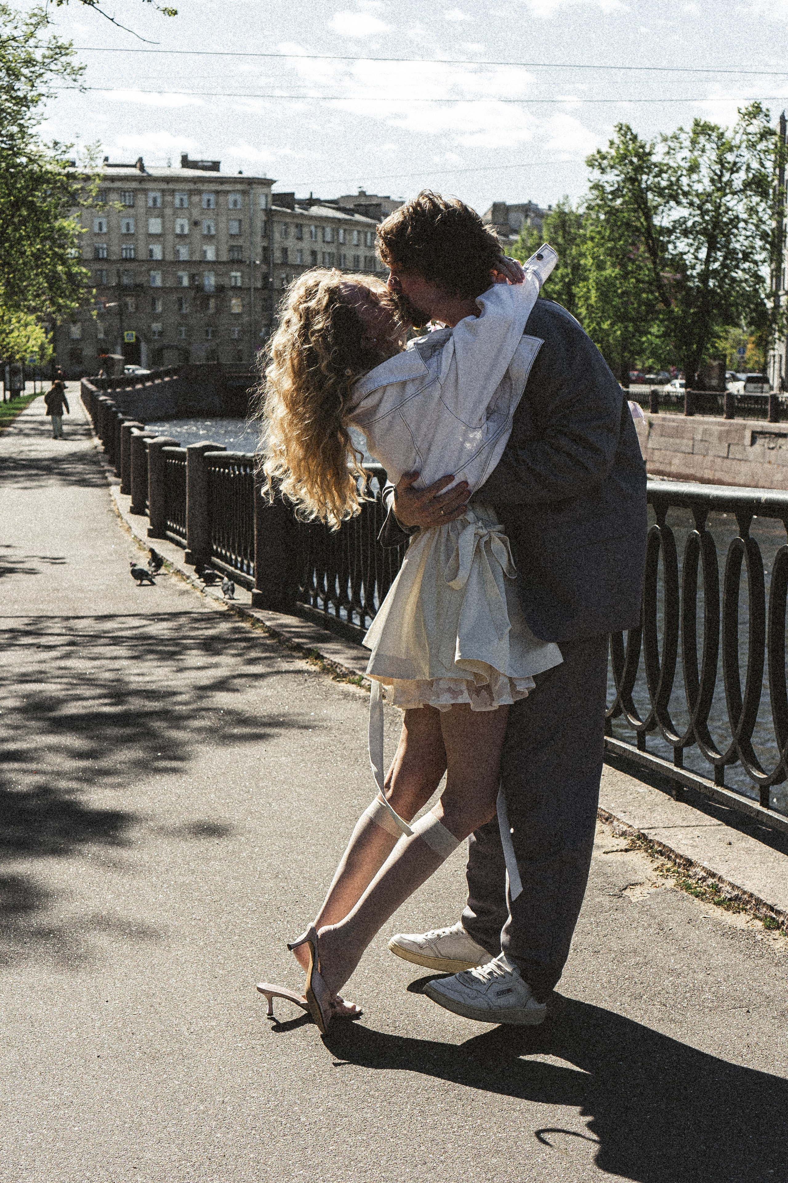 СВАДЕБНАЯ ПРОГУЛКА ПО ПЕТРОГРАДКЕ ВЕСНОЙ. СВАДЕБНАЯ ФОТОСЕССИИЯ НА ПЕТРОГРАДКЕ. Профессиональный фотограф, Санкт-Петербург — Виктория Богомолова