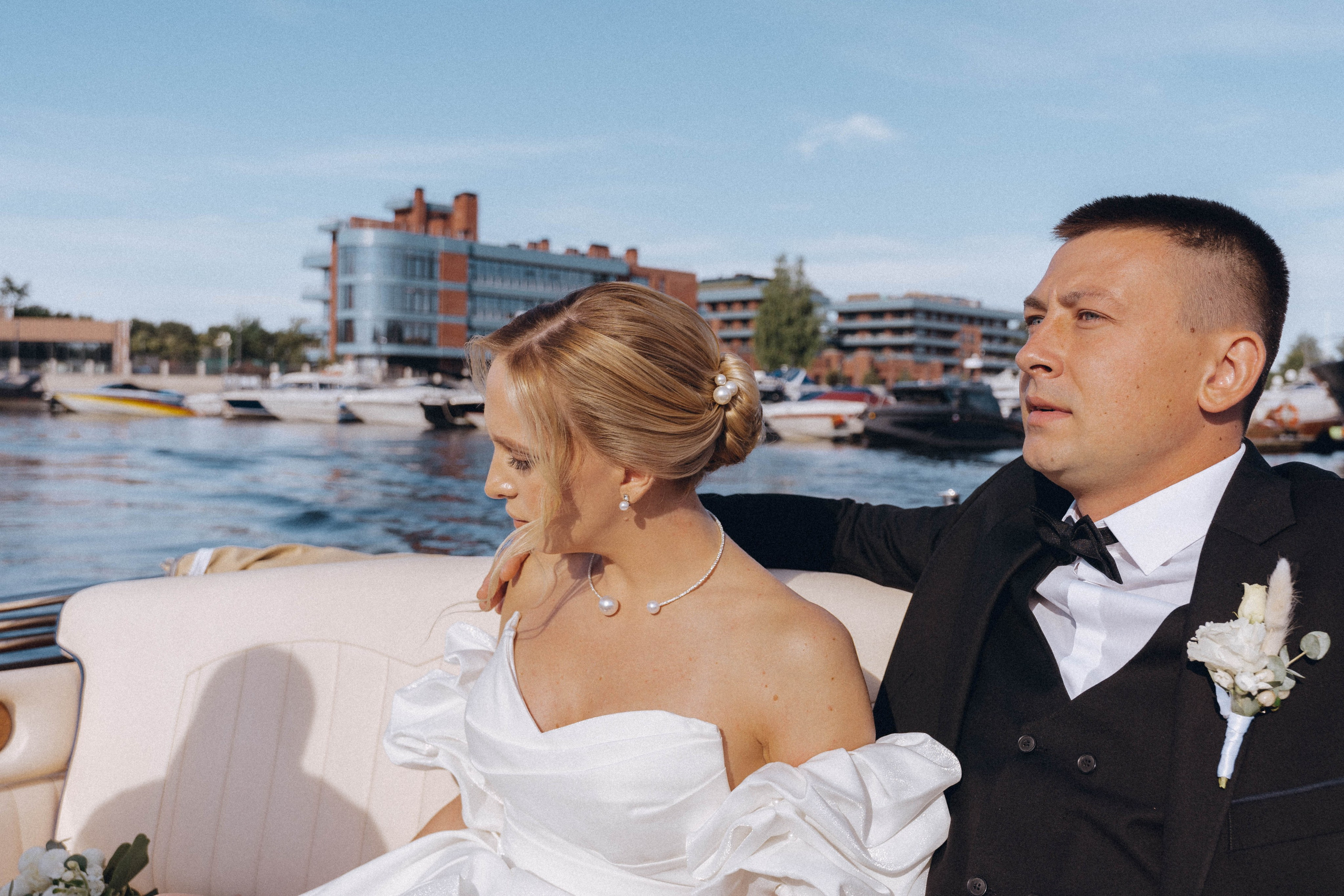 СВАДЕНБНАЯ СЬЕМКА НА КАТЕРЕ ПО КАНАЛАМ САНКТ-ПЕТЕРБУРГА И В АКВАТОРИИ НЕВЫ. Профессиональный фотограф, Санкт-Петербург — Виктория Богомолова