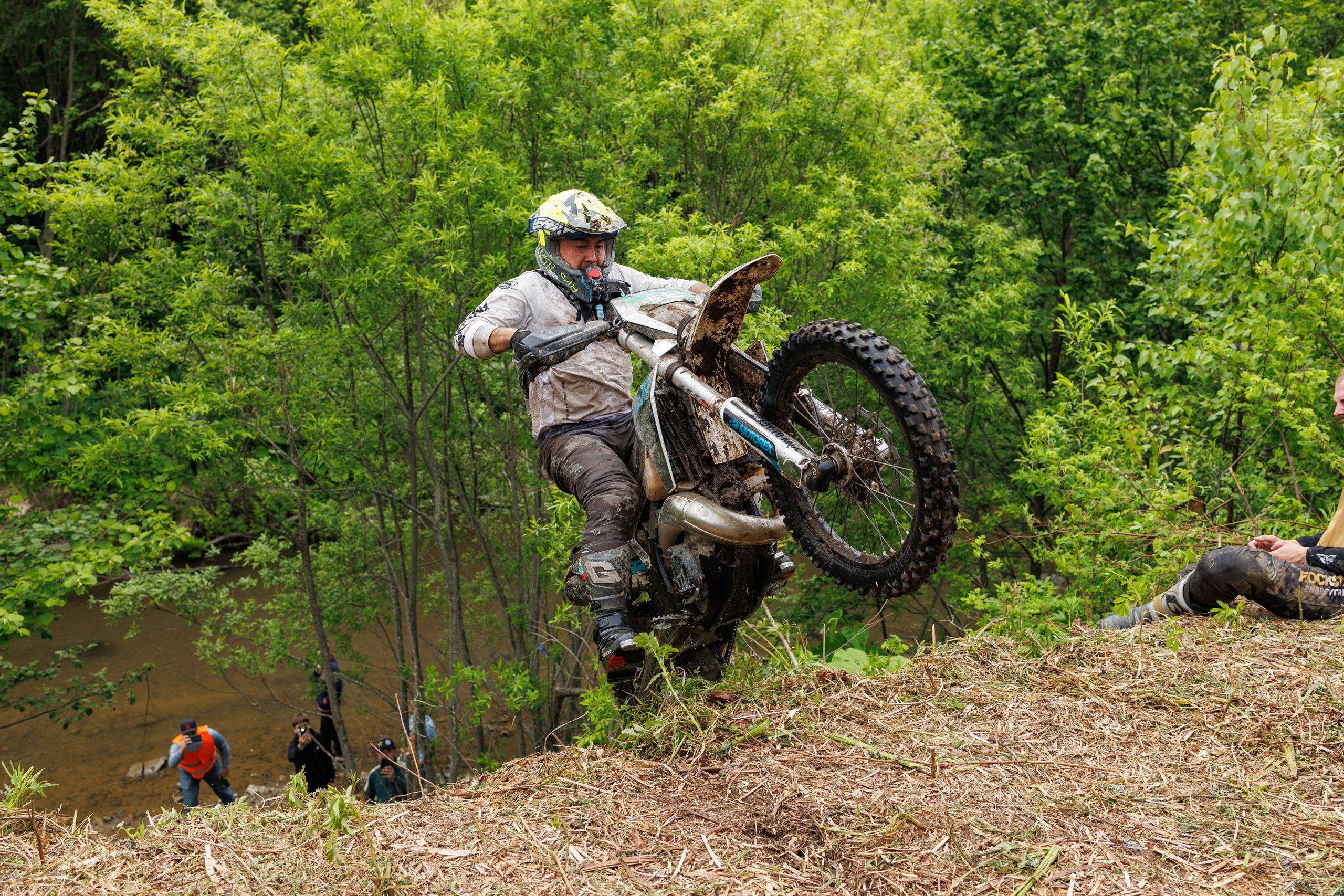SET Project 2025. Свадебный, семейный и репортажный фотограф в Южно-Сахалинске Артур Петросян