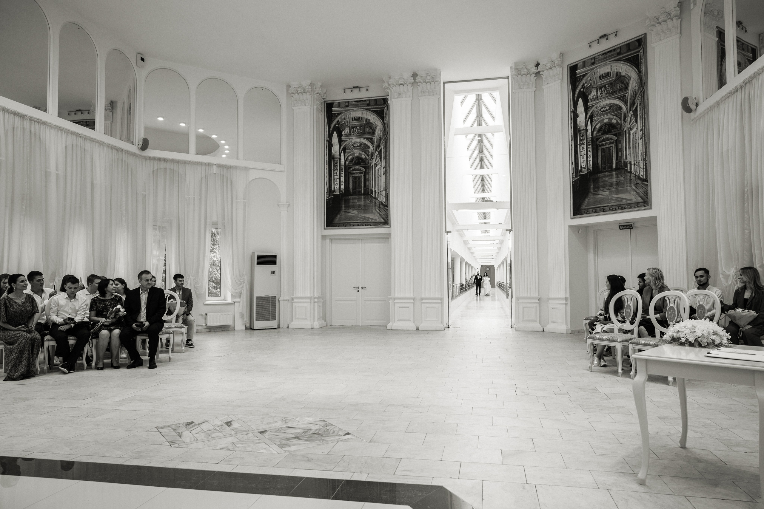 ВЫБОРГСКИЙ ЗАГС | июль, центр. Свадебный фотограф в Санкт-Петербурге Полина Корзухина