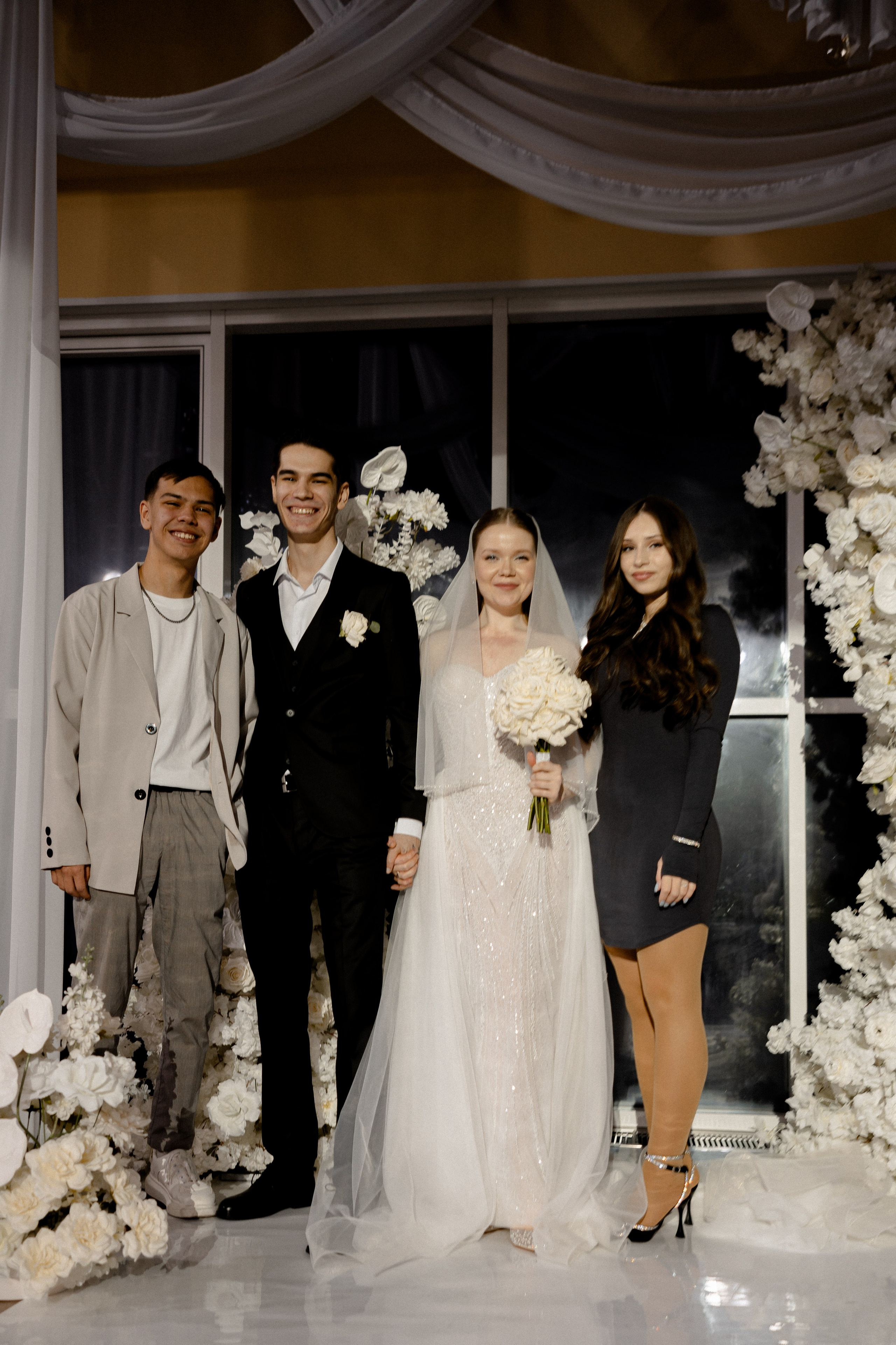 СВАДЕБНАЯ СЬЕМКА СБОРОВ В ОТЕЛЕ И ВЫЕЗД НА ЦЕРЕМОНИЮ (СНЯТО В СИБИРЕ В НИЖНЕВАРТОВСКЕ). Профессиональный фотограф, Санкт-Петербург — Виктория Богомолова