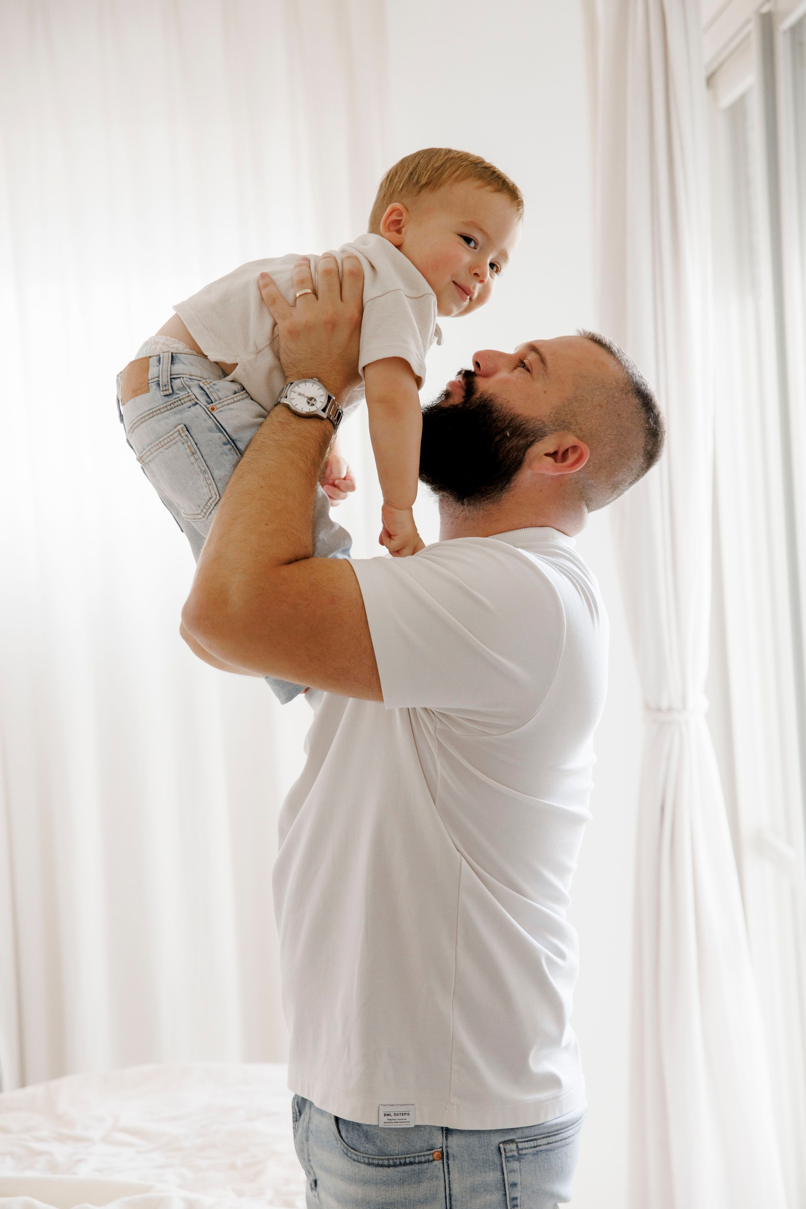 Pregnancy & Family photoshoot at home. Wedding and family photographer