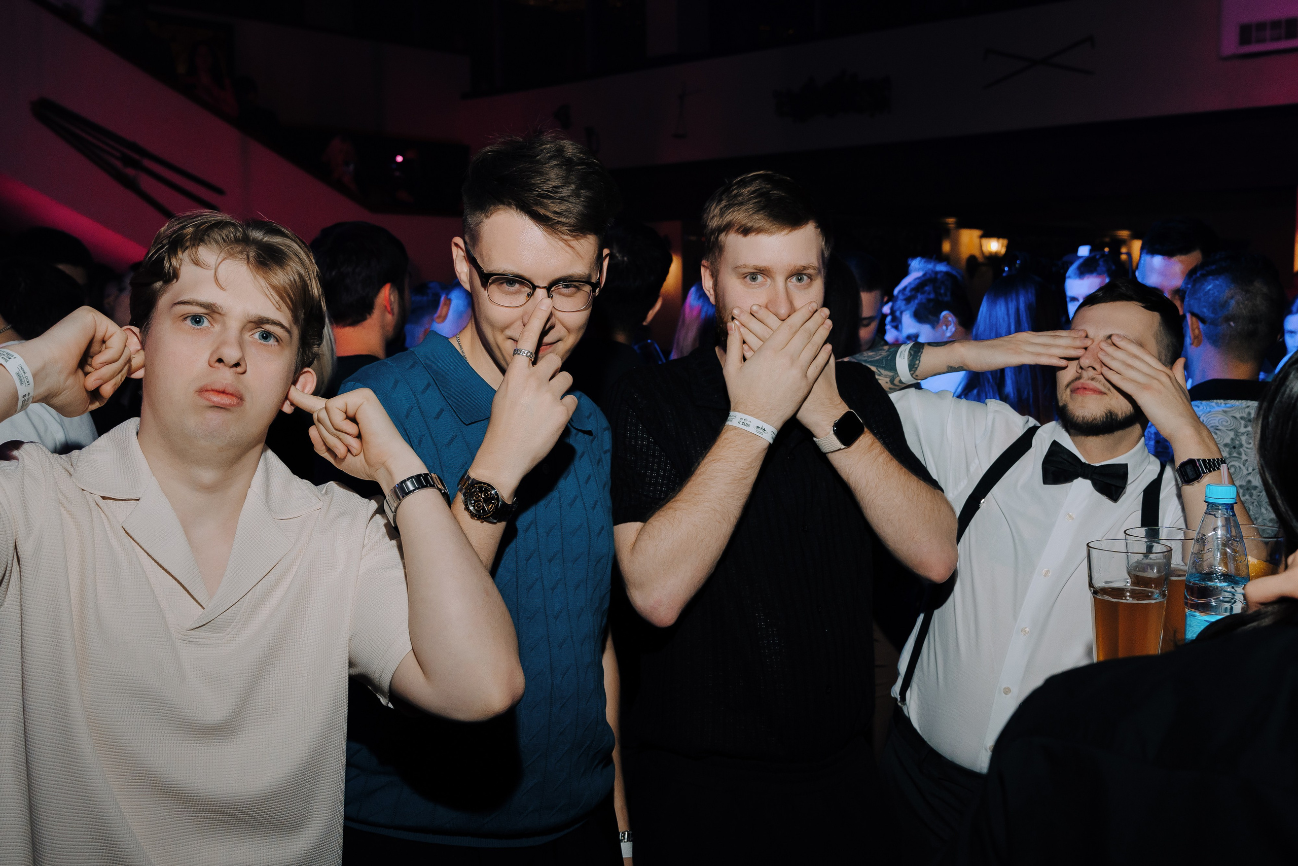 20 ЛЕТ МЕГАПОЛИС ЧЕЛЯБИНСК ХЕДЛАЙНЕР ЕЛКА. Репортажный фотограф Зуев Роман г. Челябинск