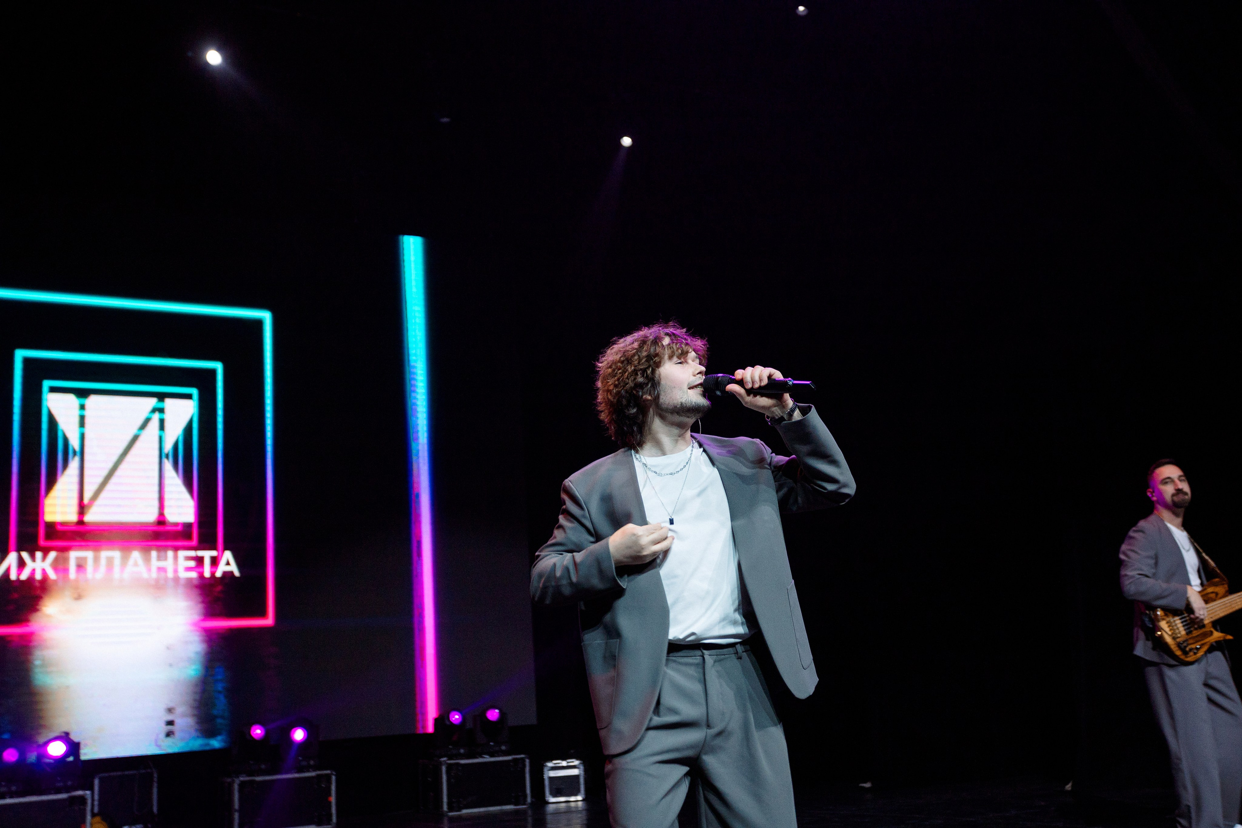 РЕПОРТАЖ: НОВЫЙ ГОД В ДК МЕТАЛЛУРГ. Профессиональный фотограф в Ижевске Леша Петров