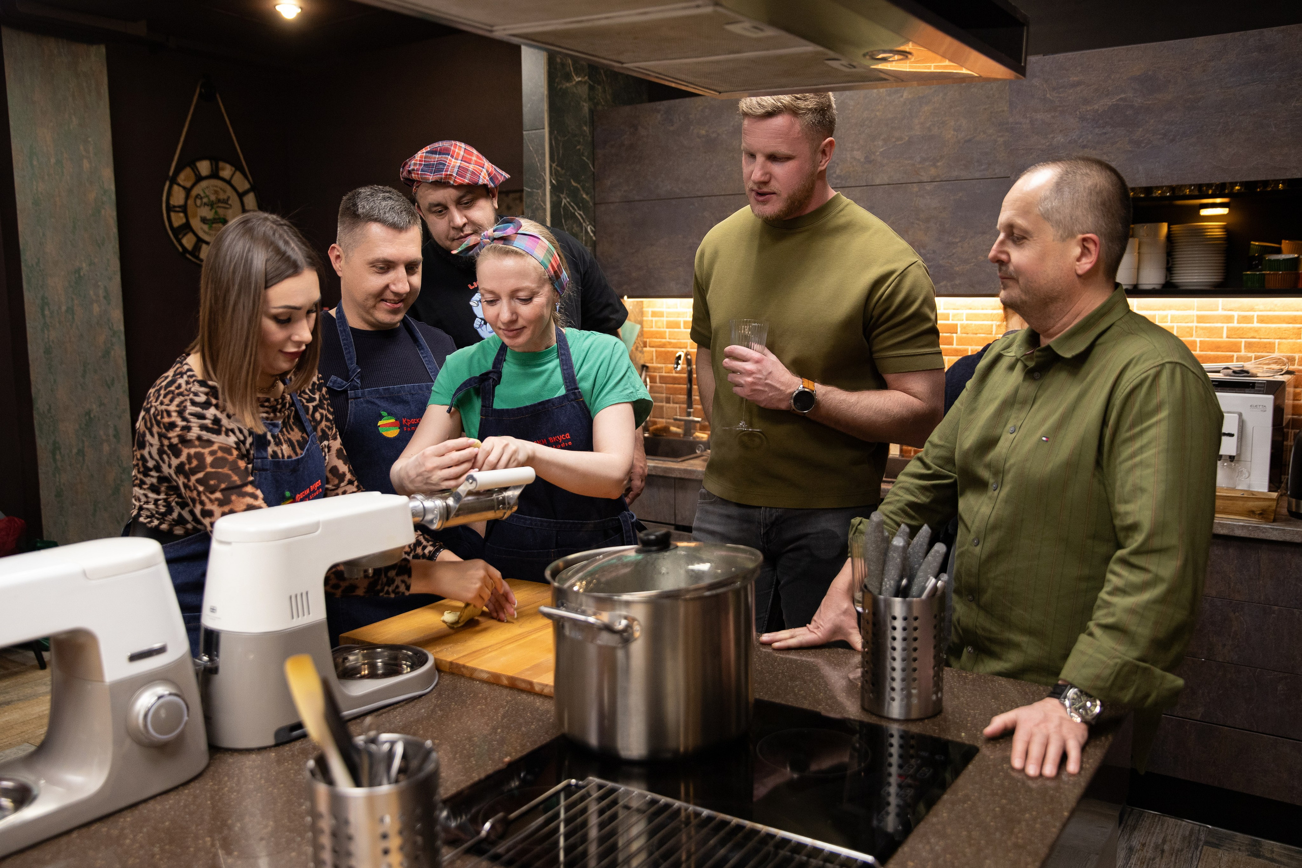 Встреча во «Краски Вкуса». Свадебный фотограф Иркутск, репортажный фотограф Иркутск