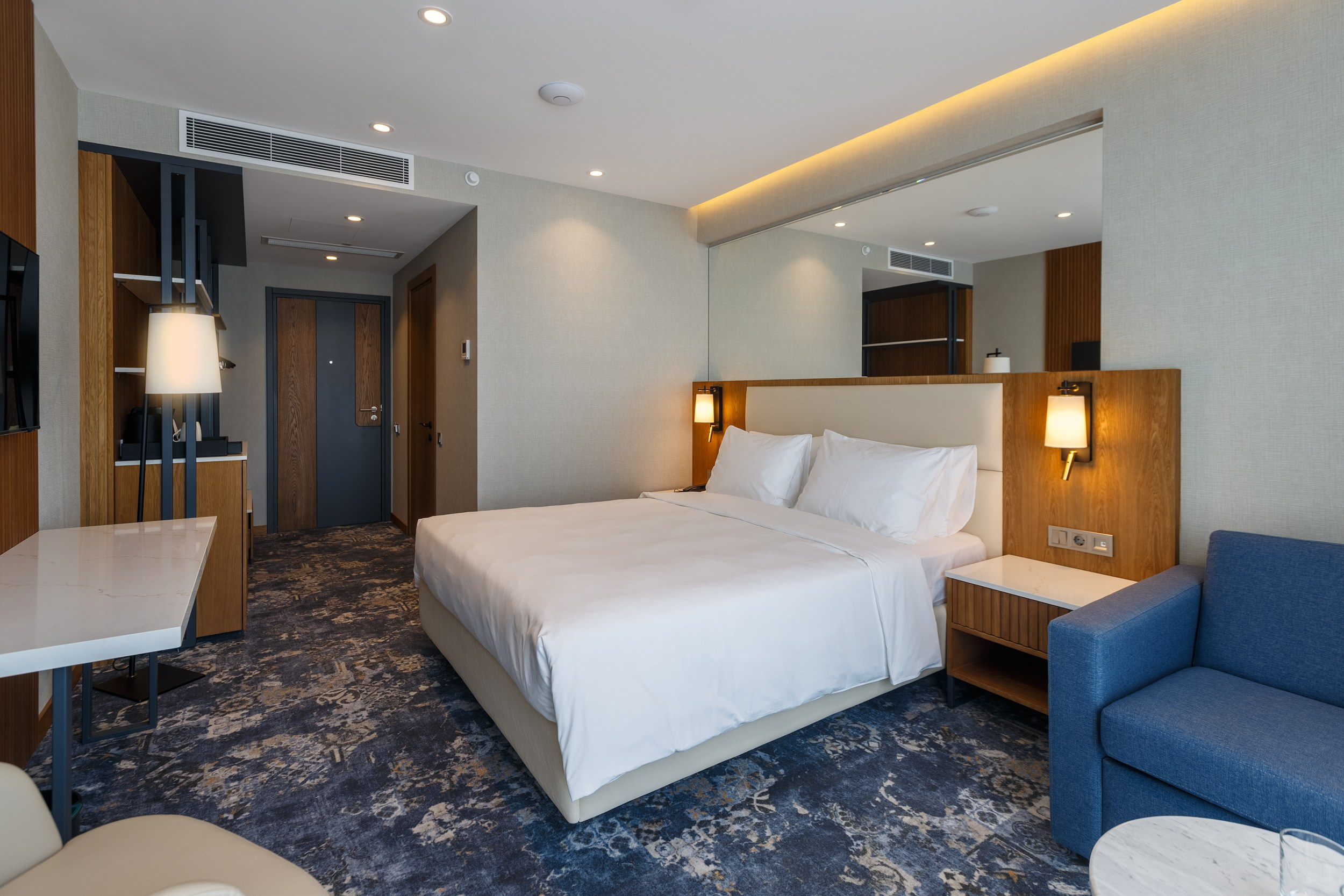 HOTEL PIAZZA EPIGRAPH (BATUMI). Режиссёр, клипмейкер, фотограф — Андрей Охота