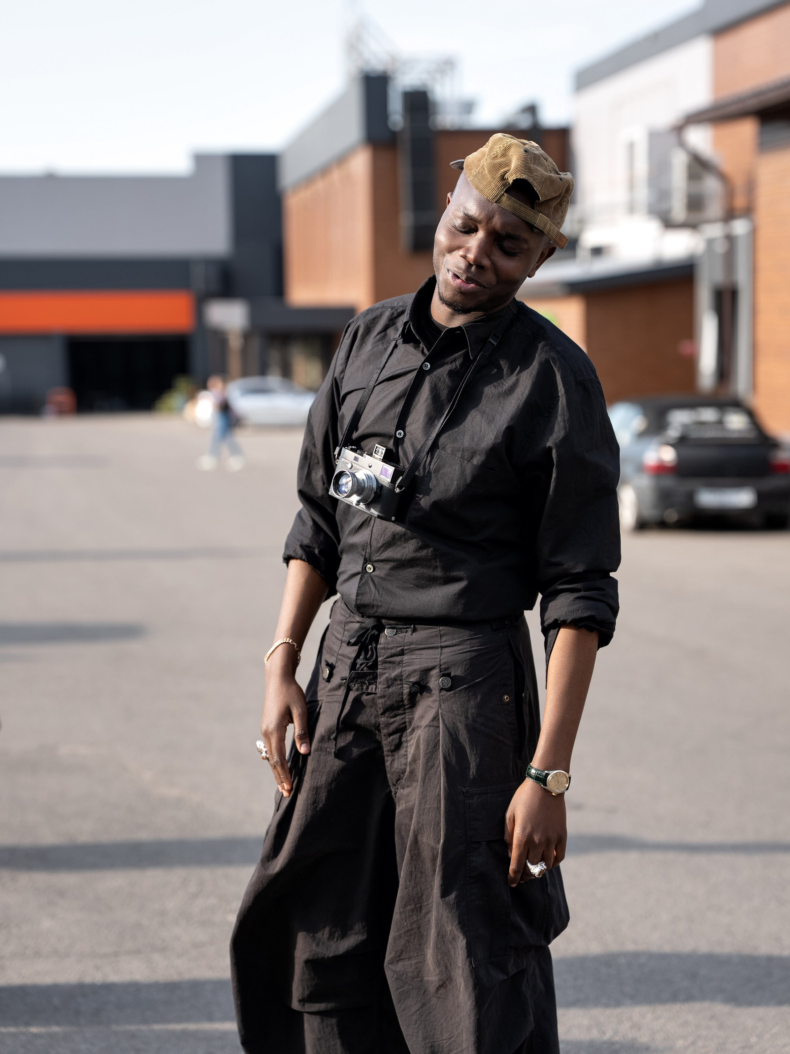 Visa Fashion Week Almaty Pre-Fall 2026 April StreetStyle Day 1. Сайт Алматинского НЮ АРТ, будуар и фэшн фотографа Дениса Карпенко