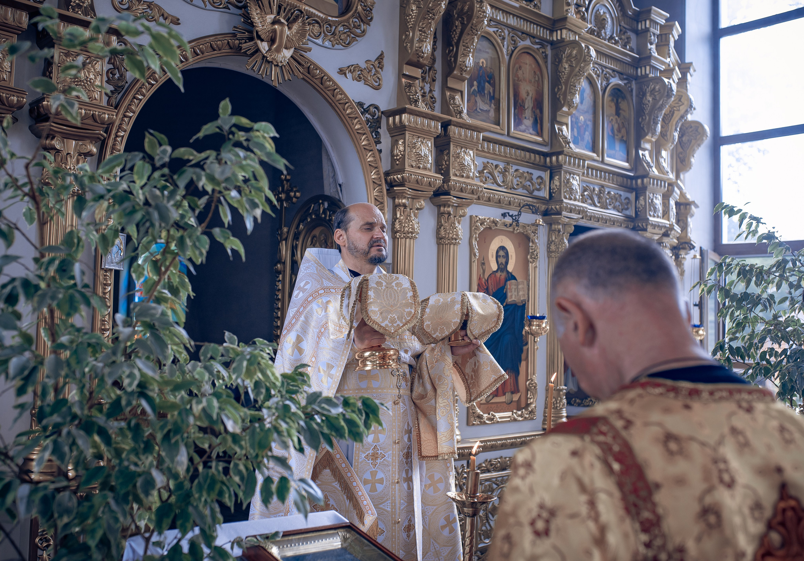 Воскресная служба в Рождественско-Николаевском храме. Фотографы крещения/венчания  Красноярск Татьяна и Вячеслав Переваловы