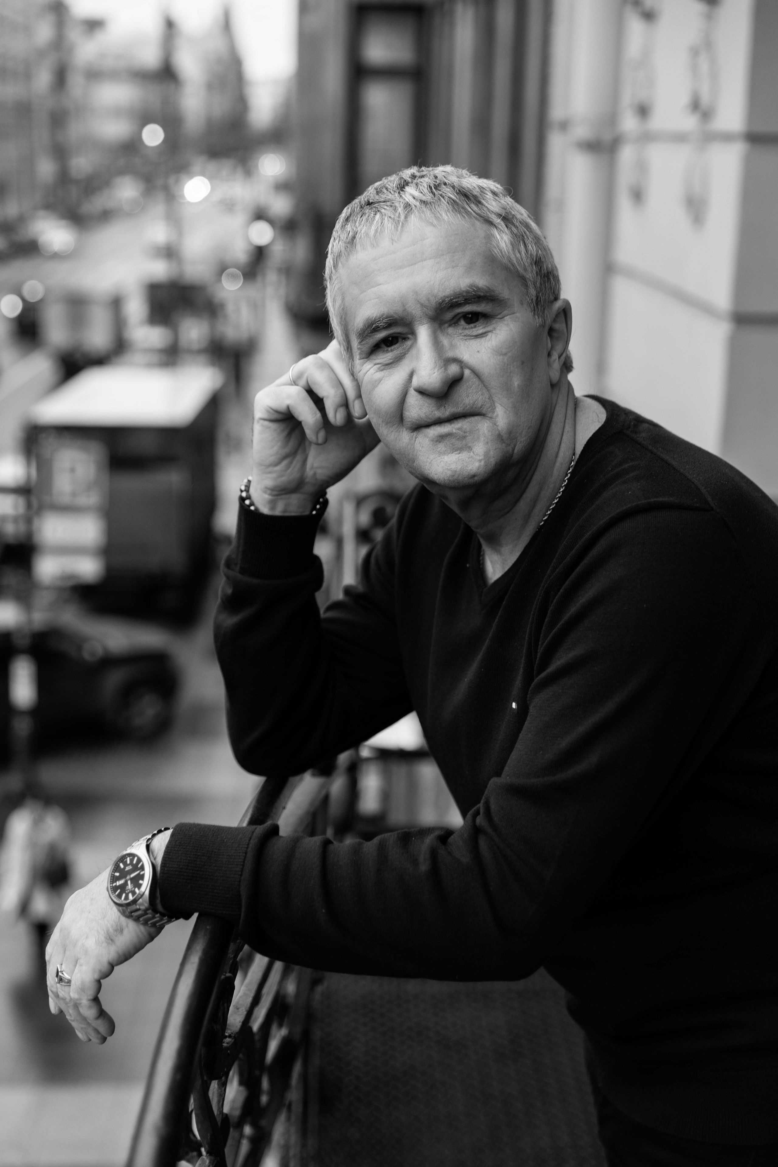 Portfolio. Volume II: «Портреты. Лица Ленинград Центра без масок». Ира Сафронова — фотограф и нейровизуализатор | бизнес-съёмки, портреты, нейровизуалы для брендов, Санкт-Петербург и Москва