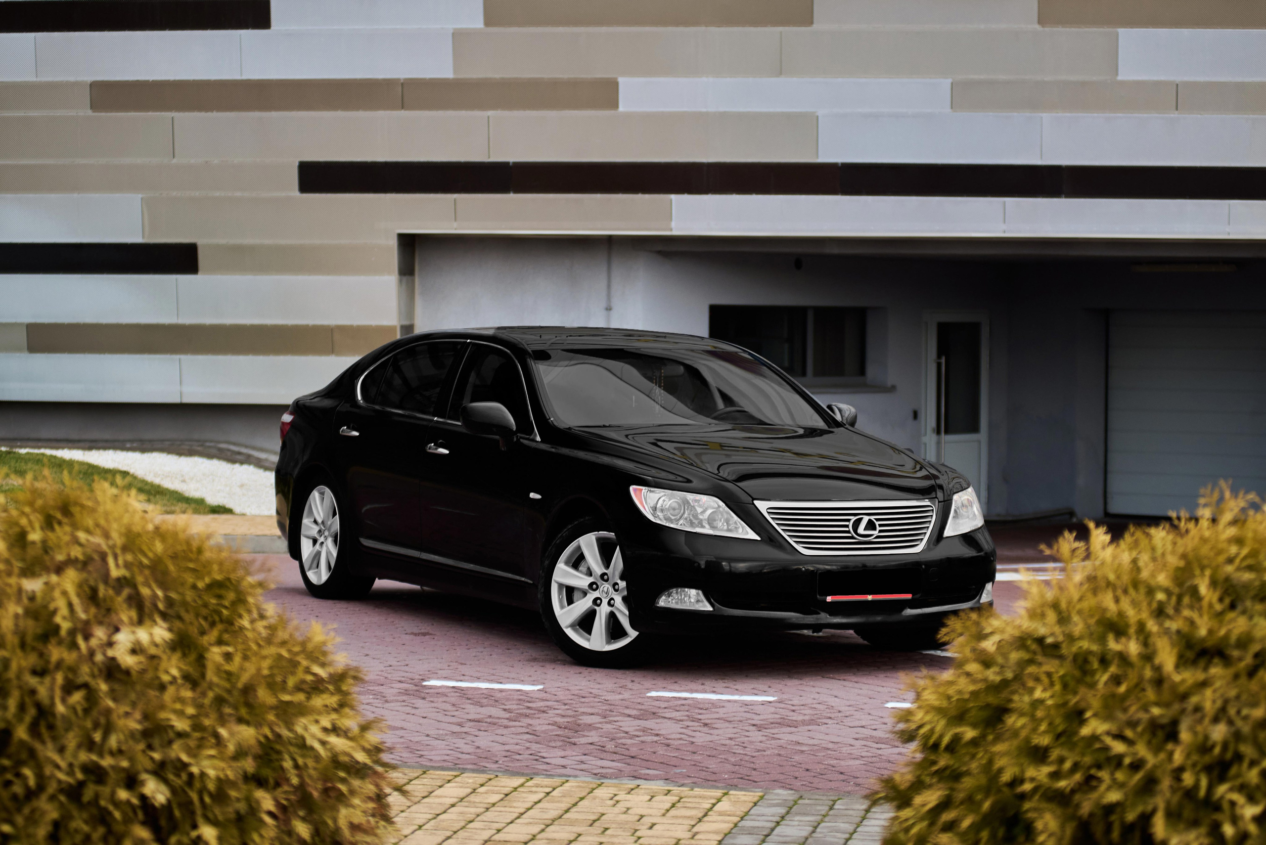 Lexus LS460L. Автомобильный и интерьерный фотограф в Минске Александр Тагаев