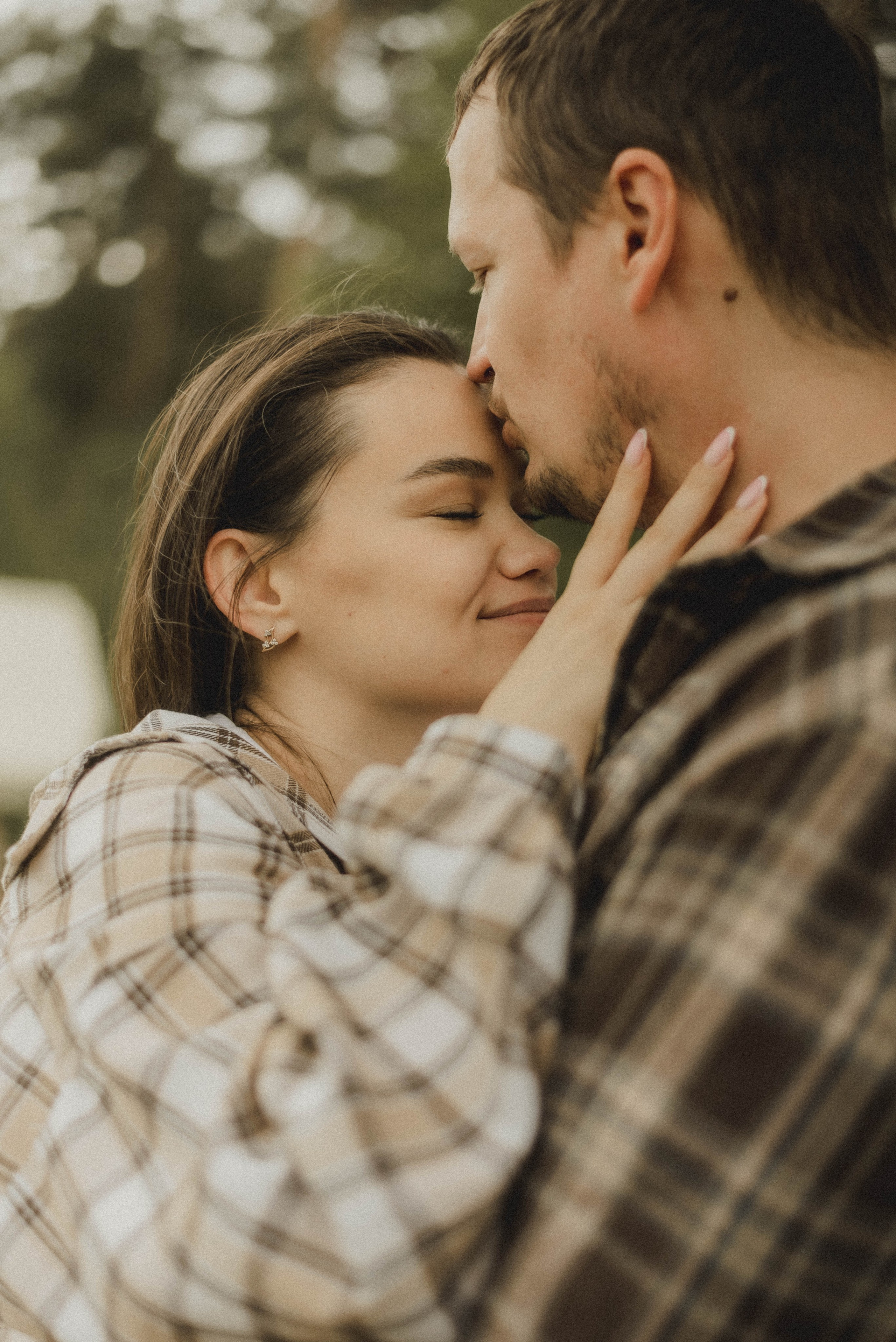 Любовь на берегу озера. Ваш личный фотограф в Пскове Анаис Рамирез