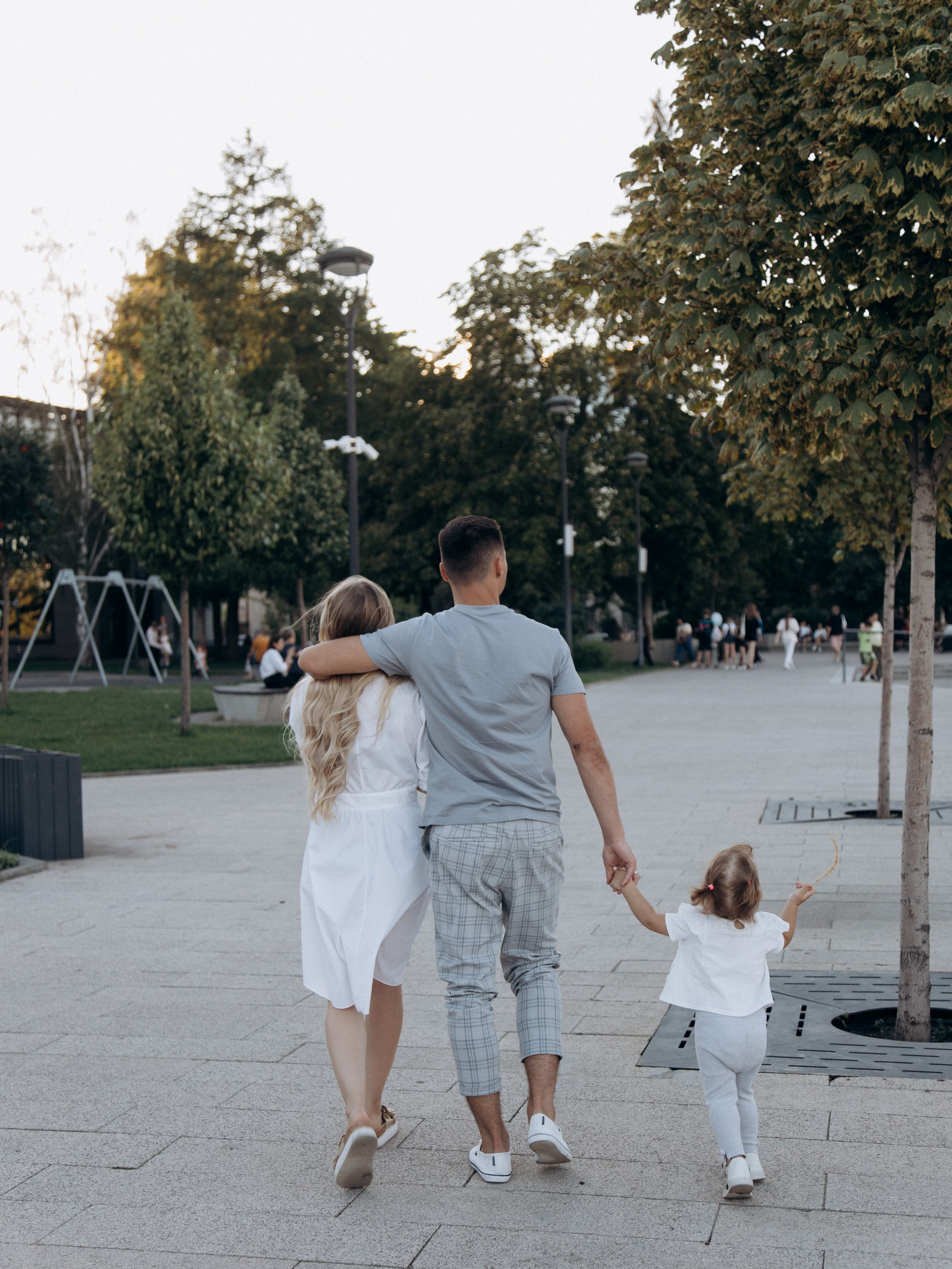 Рома, Лера и Мира. Свадебный фотограф в Воронеже