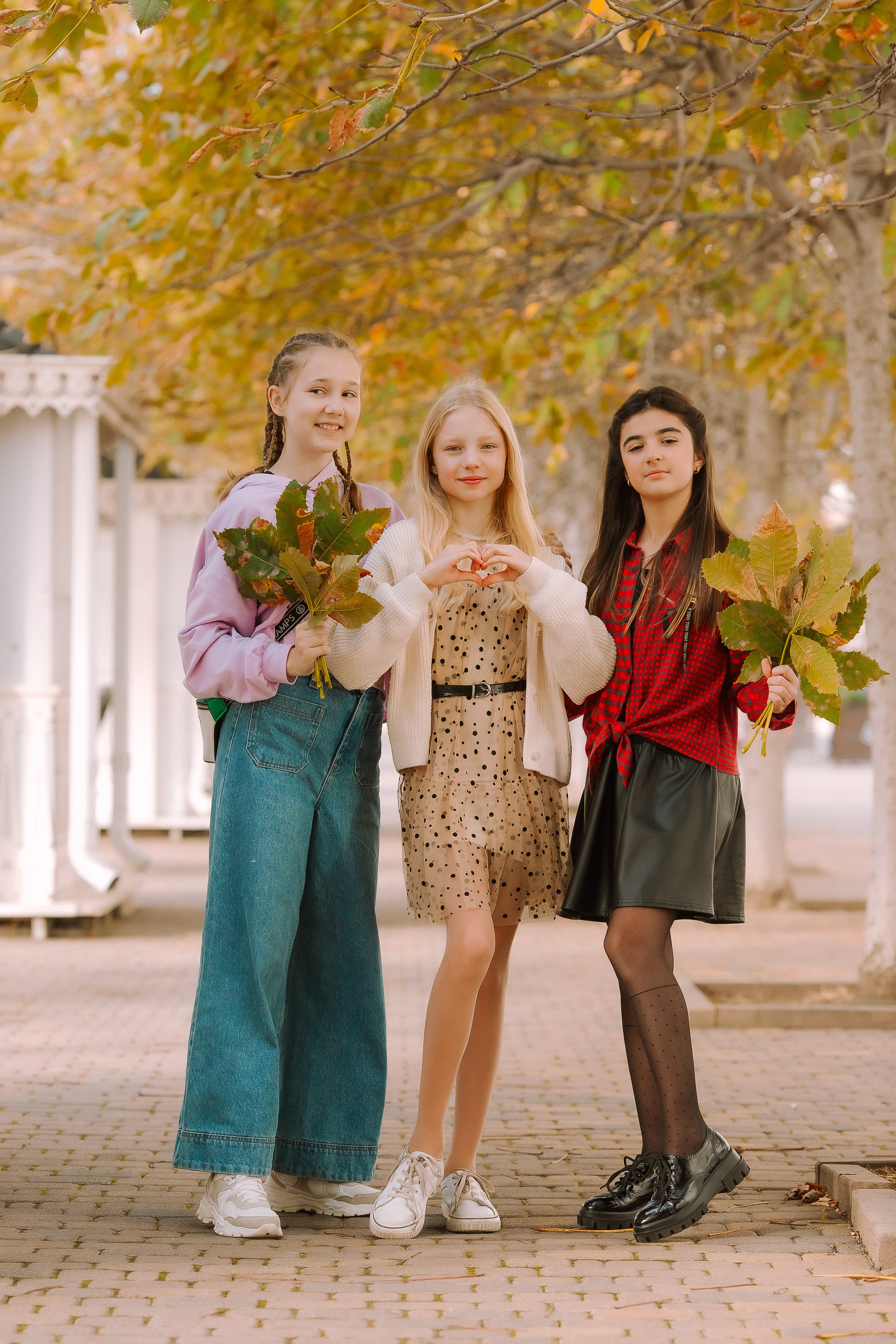 Начальная школа_ сквер Черняховского / Парк Фрунзе. Выпускные альбомы Натальи Бутко: Новороссийск, Анапа, Геленджик