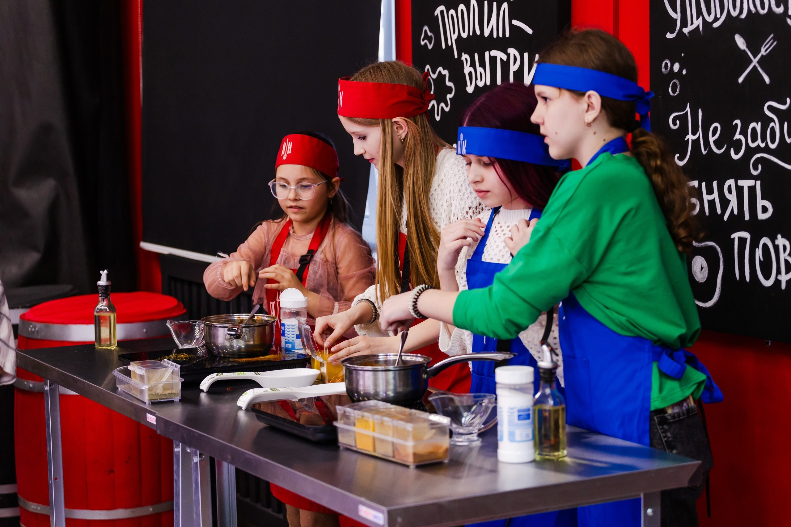 Репортажная съёмка дня рождения. Фотограф в Коломне, Рязани, Москве. Готовность фото на следующий день