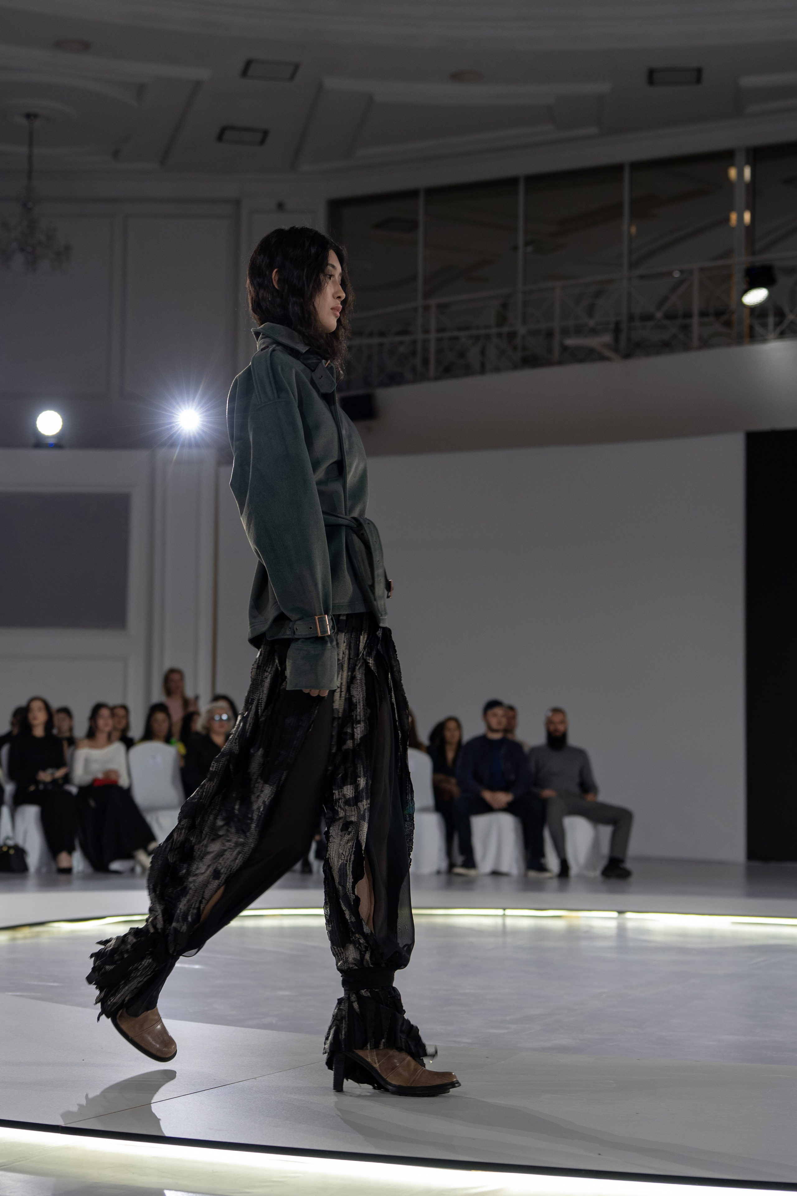 Design August. Сайт Алматинского НЮ АРТ, будуар и фэшн фотографа Дениса Карпенко