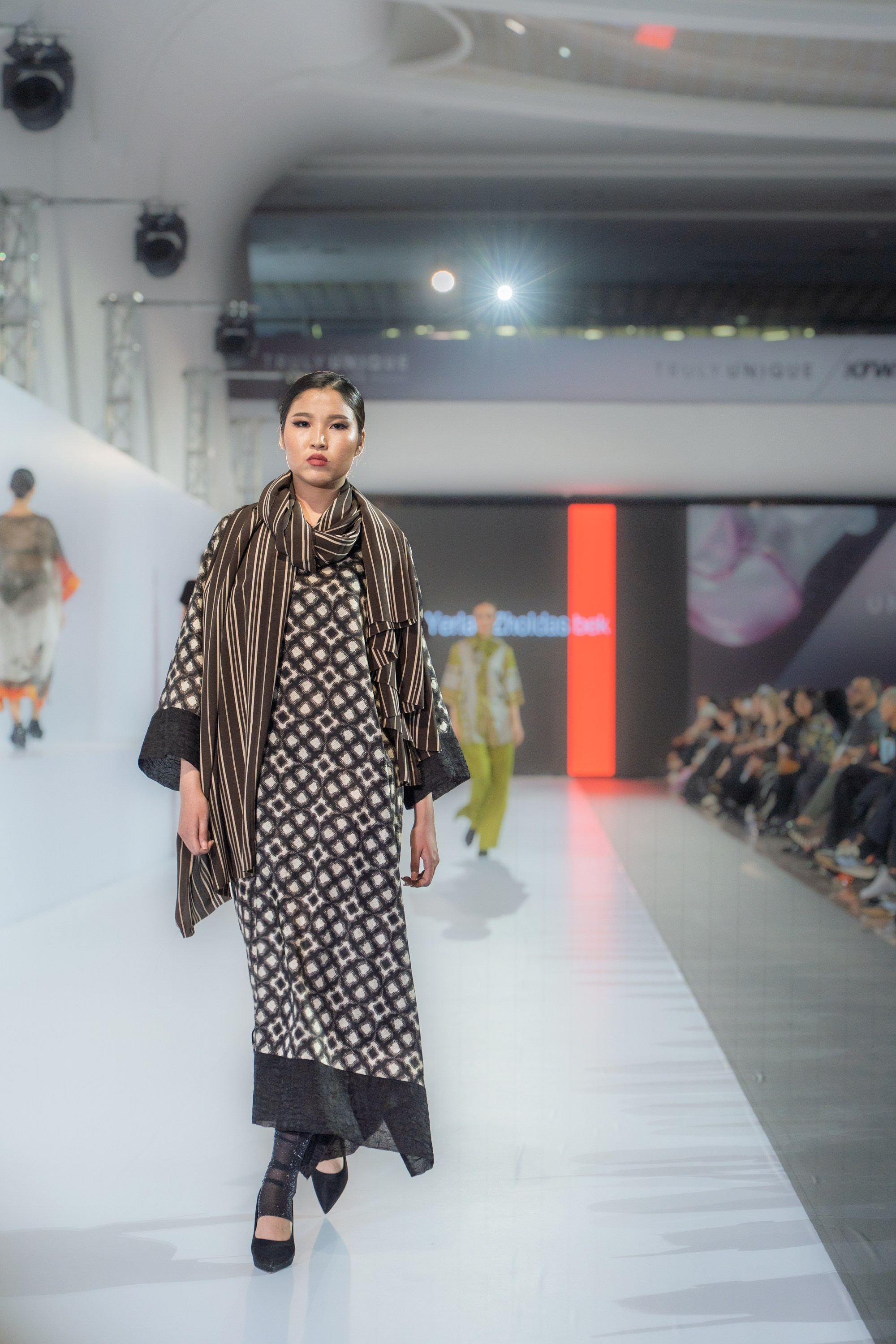 Yerlan Zholdasbek. Сайт Алматинского НЮ АРТ, будуар и фэшн фотографа Дениса Карпенко