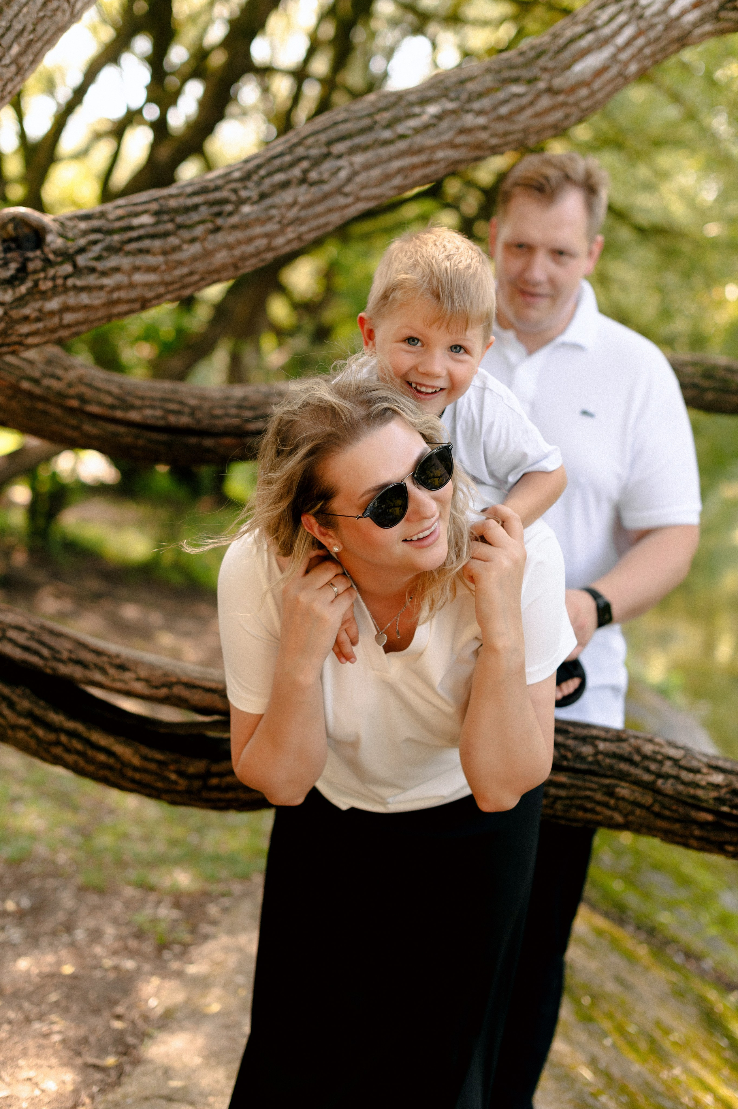 НА ДЕРЕВО ЗАЛЕЗУ. Шашкова Вероника / Свадебный и семейный фотограф Москва и Ярославль