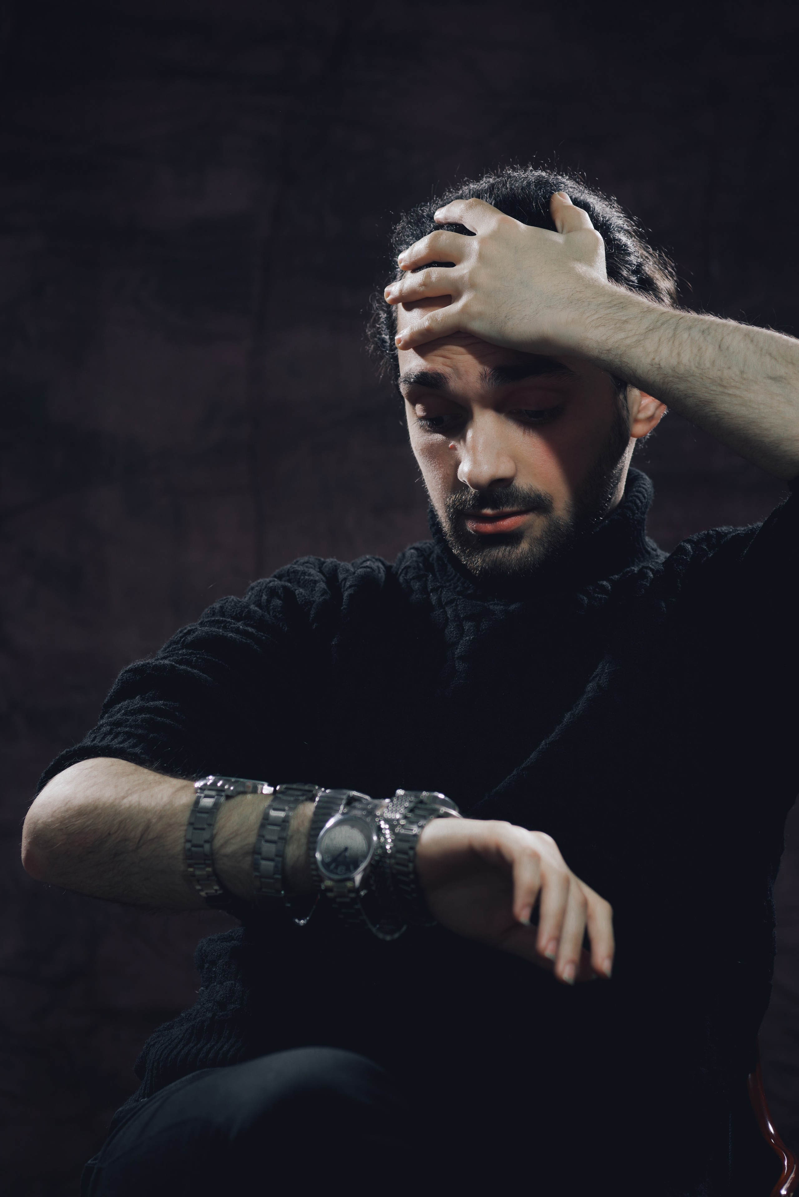 Часы (Спасибо Dato Ninua часовщику из Сенаки за часы для фотосессии). Портретный фотограф Денис Милютин