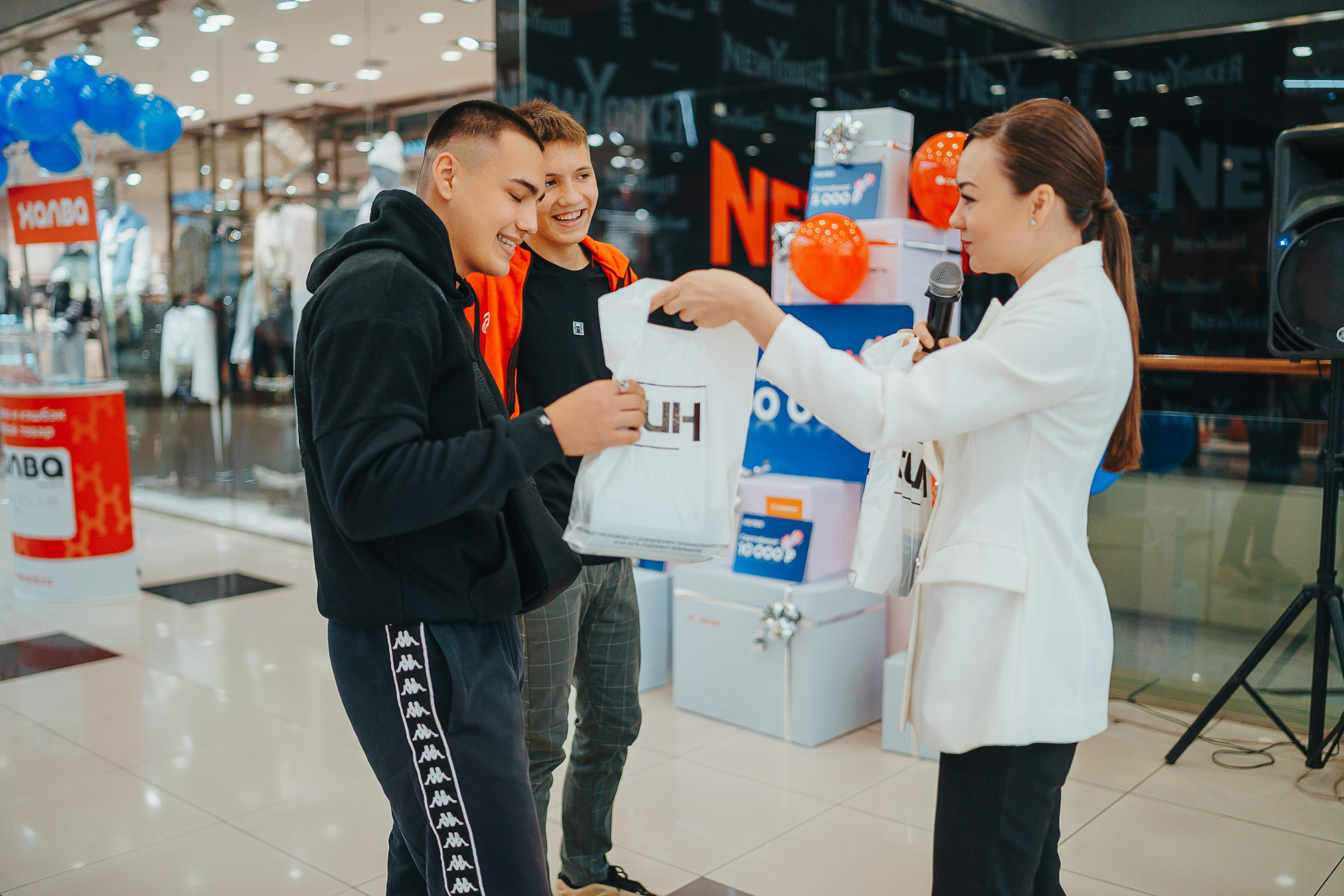 Совкомбанк Халва промо. Репортажный (Event) фотограф в Барнауле | Даниил Маркин | Качество и вайб