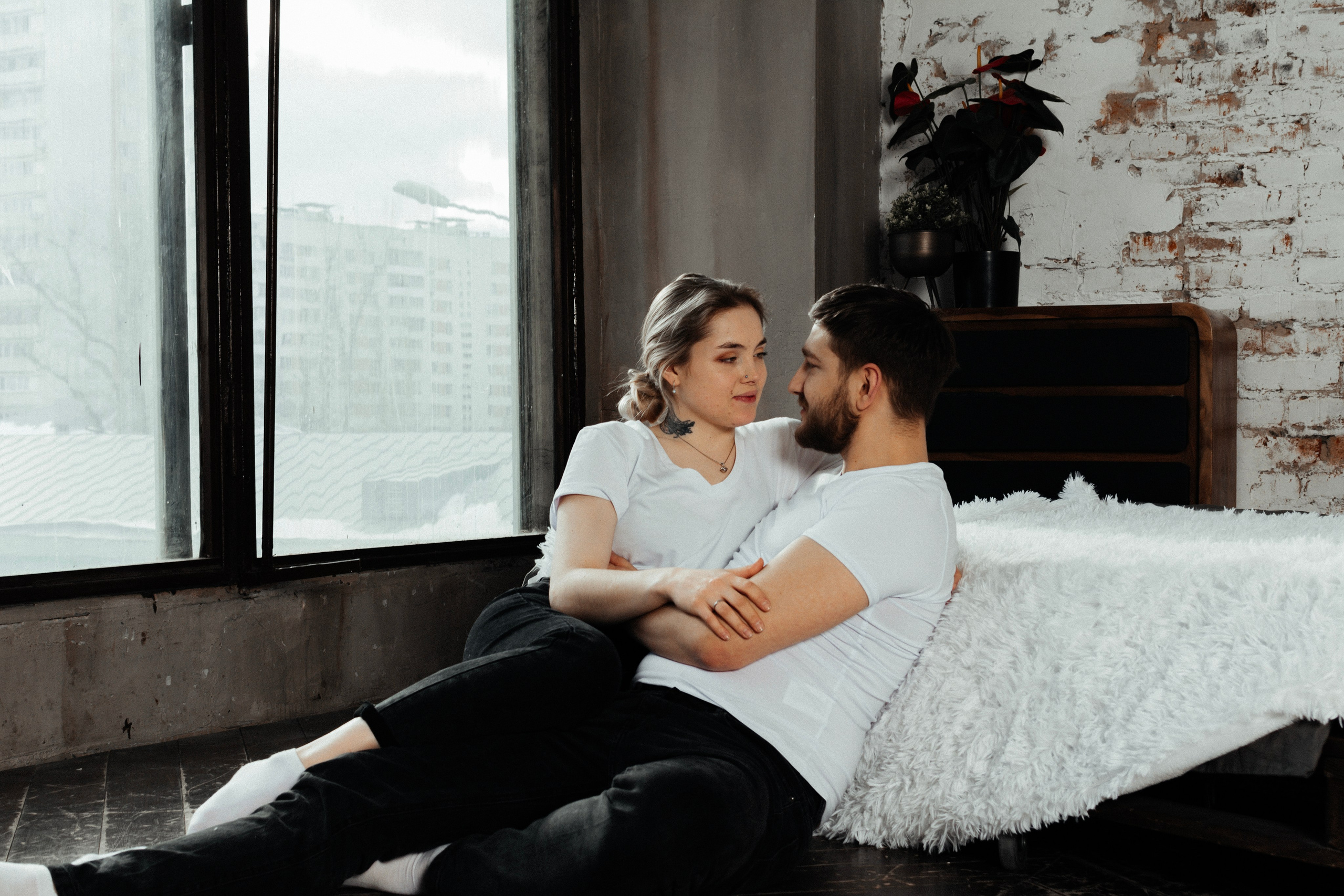 Нежности в студии (Никита, Вера). Портретный и репортажный Фотограф в Москве Александра Комарницкая