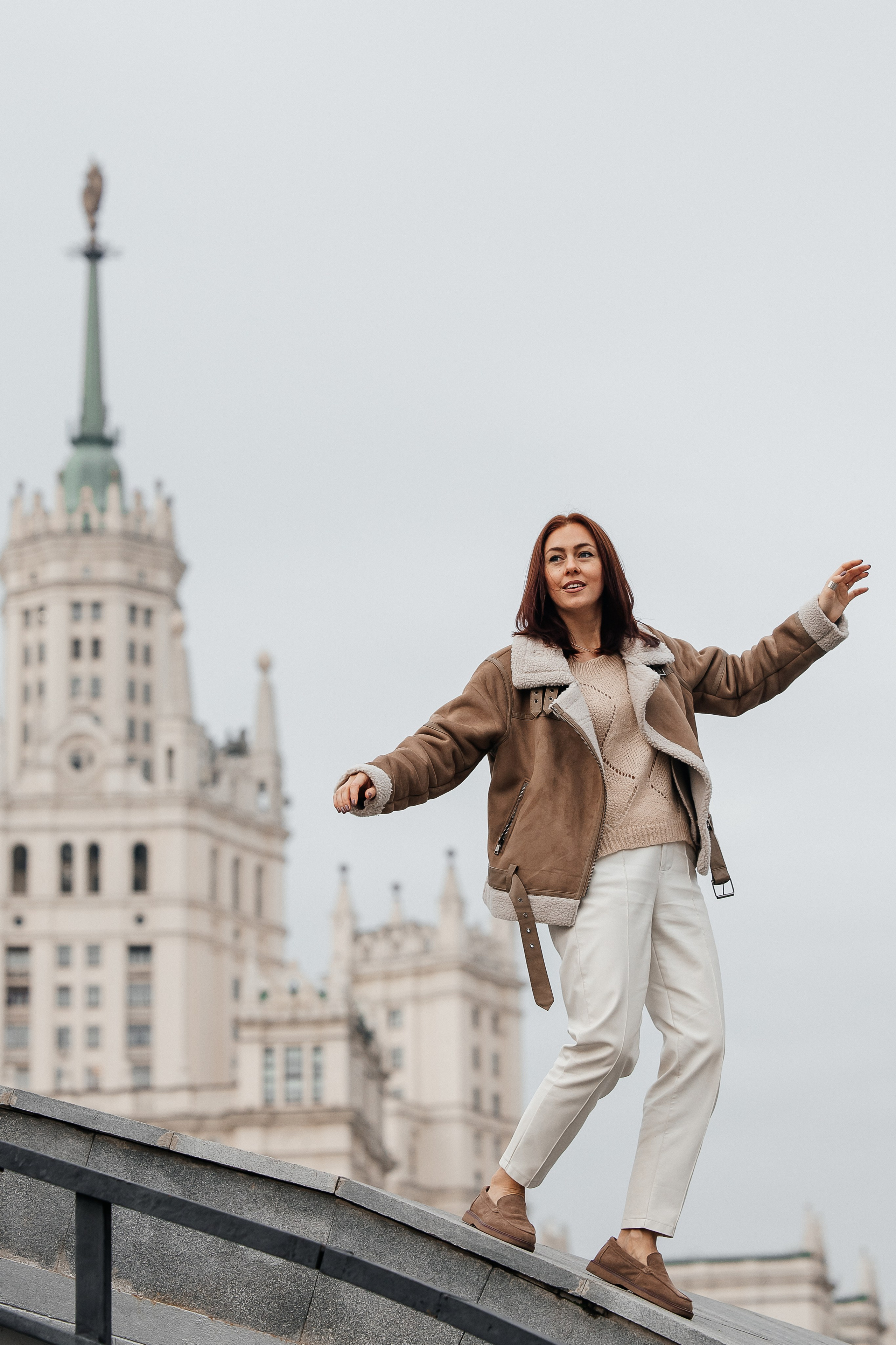 Прогулка у высотки на Котельнической набережной. Свадебный и семейный фотограф в Москве Красинская Мария