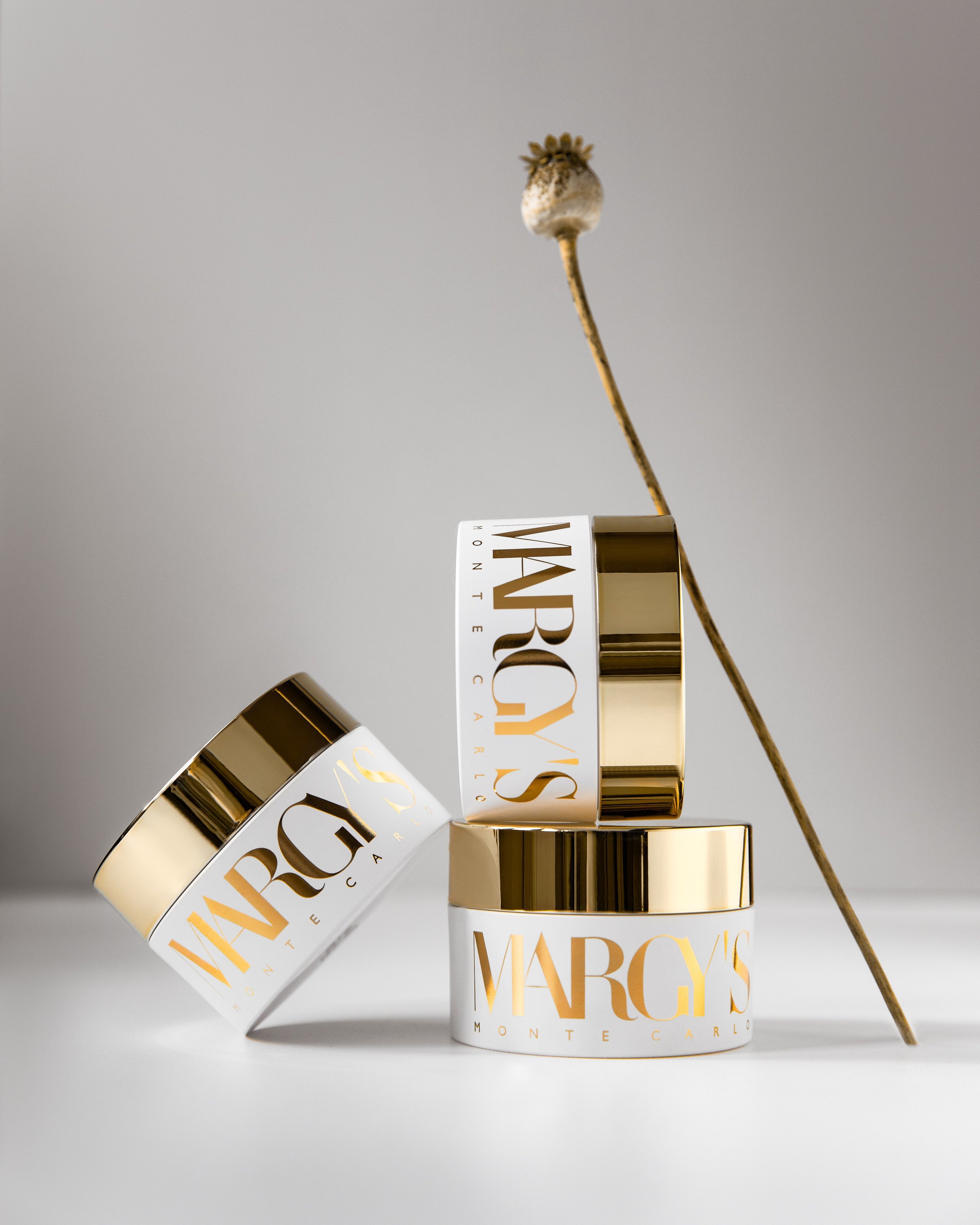 Предметные кадры для брендов, товары, косметика, уходовые продукты, декоративка, волосы. Рекламный фотограф Ксения Вершинина | Москва