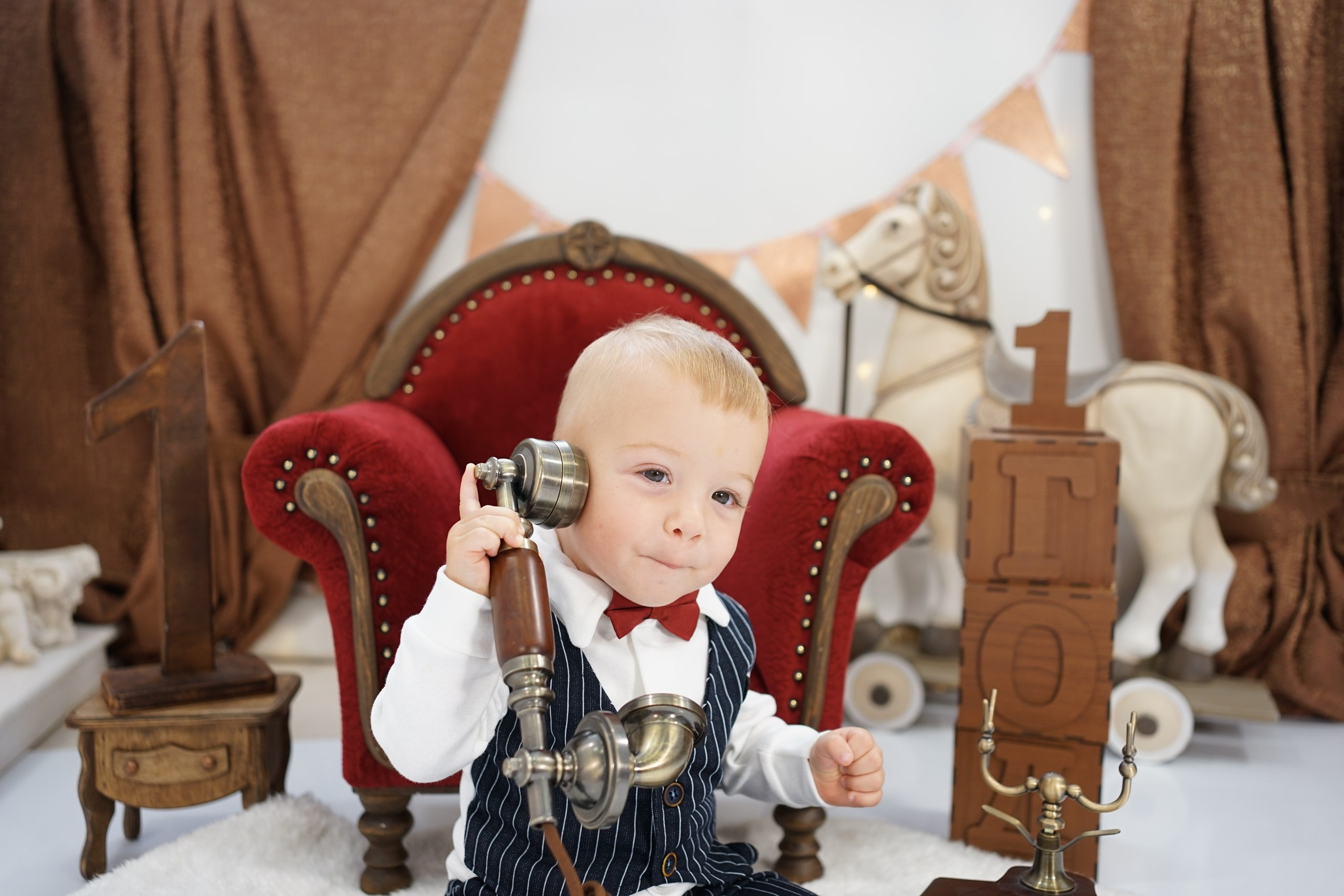 Бордовая зона. Детская Фотостудия ГОДОВАСИКИ в Санкт-Петербурге фотосесия на годик