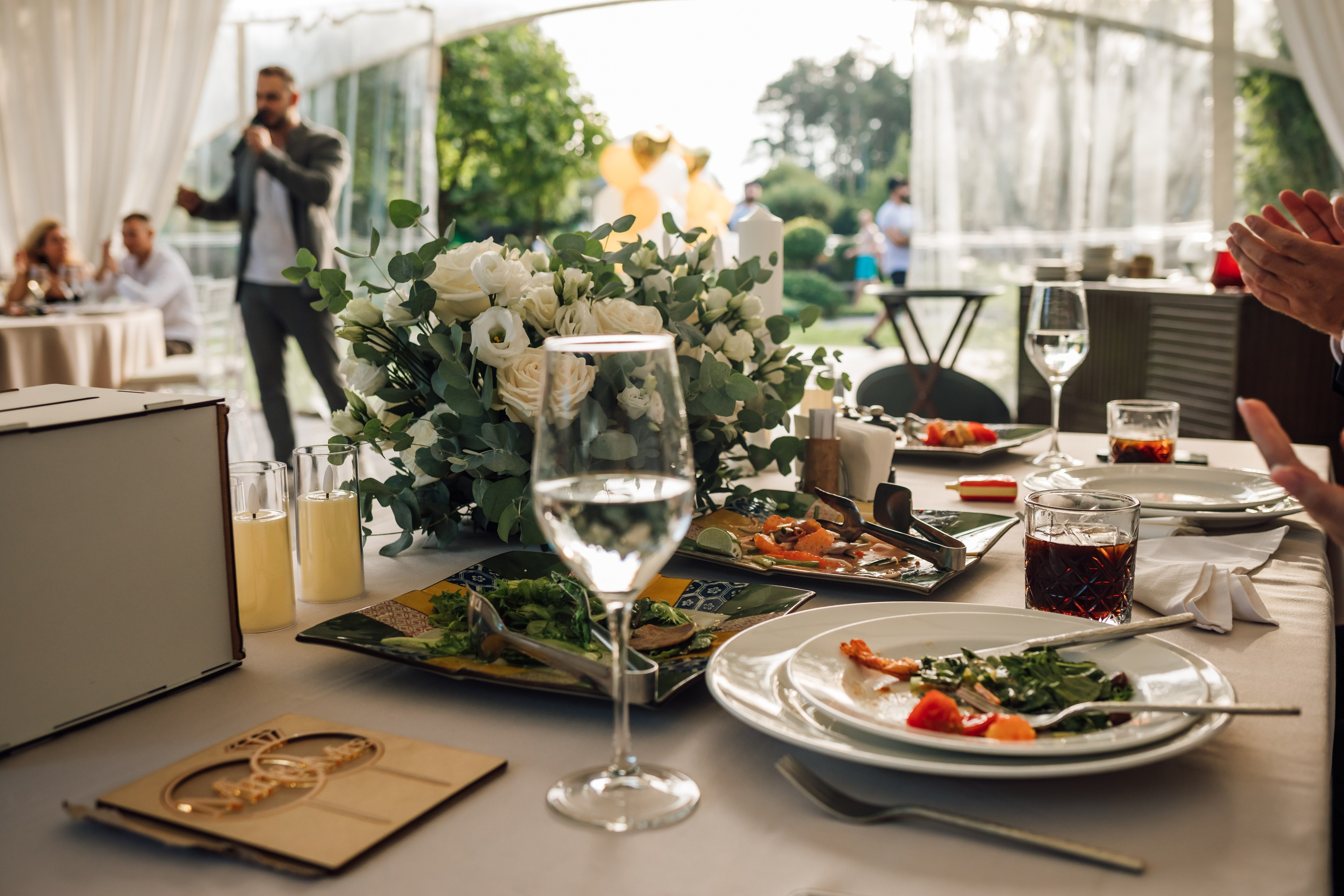 Ольга и Сергей. Свадьба в шатре. Свадебный и семейный фотограф в Москве Евгения Лисина