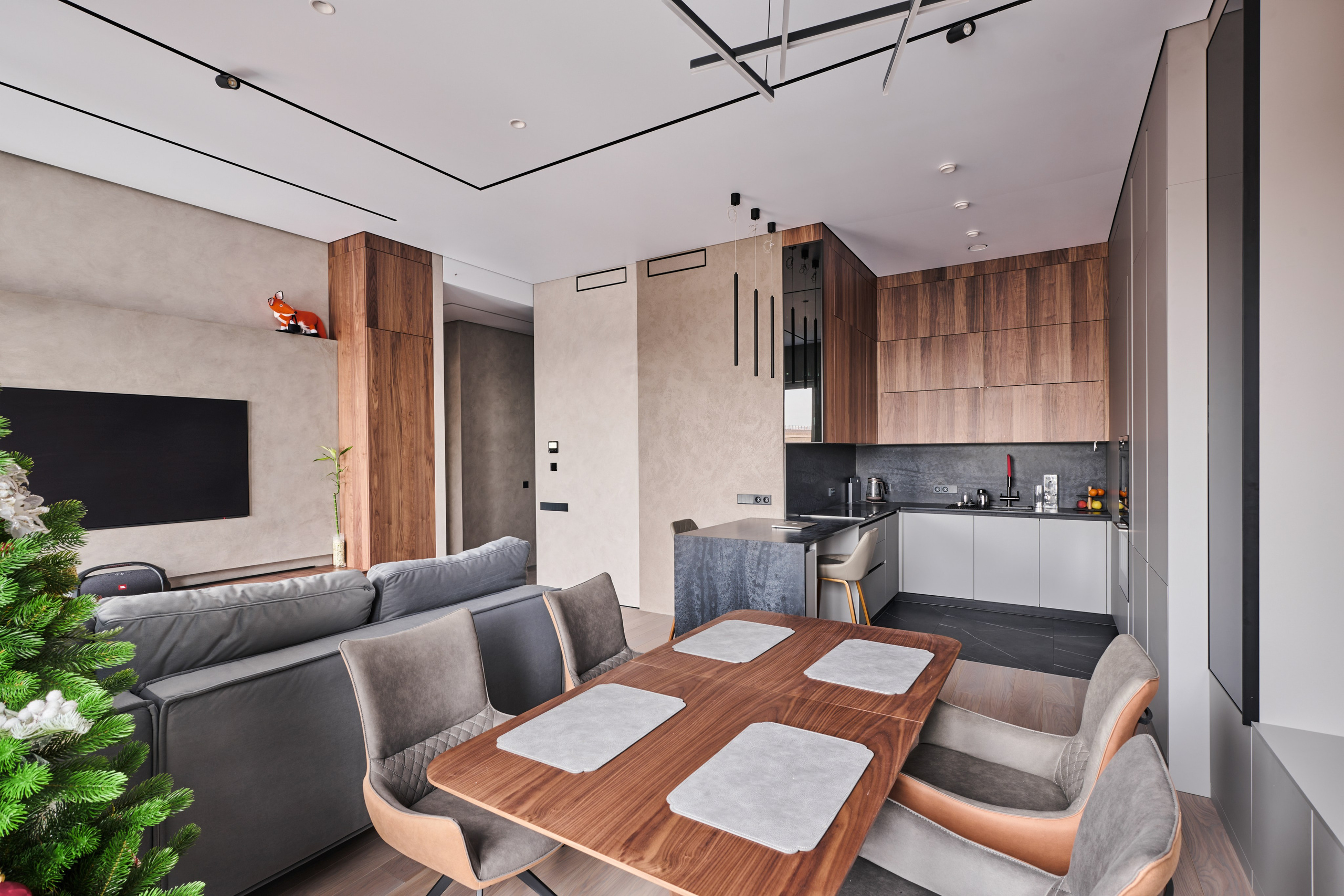 ЖК Интонация. Никита Хохловский фото и видео продакшн