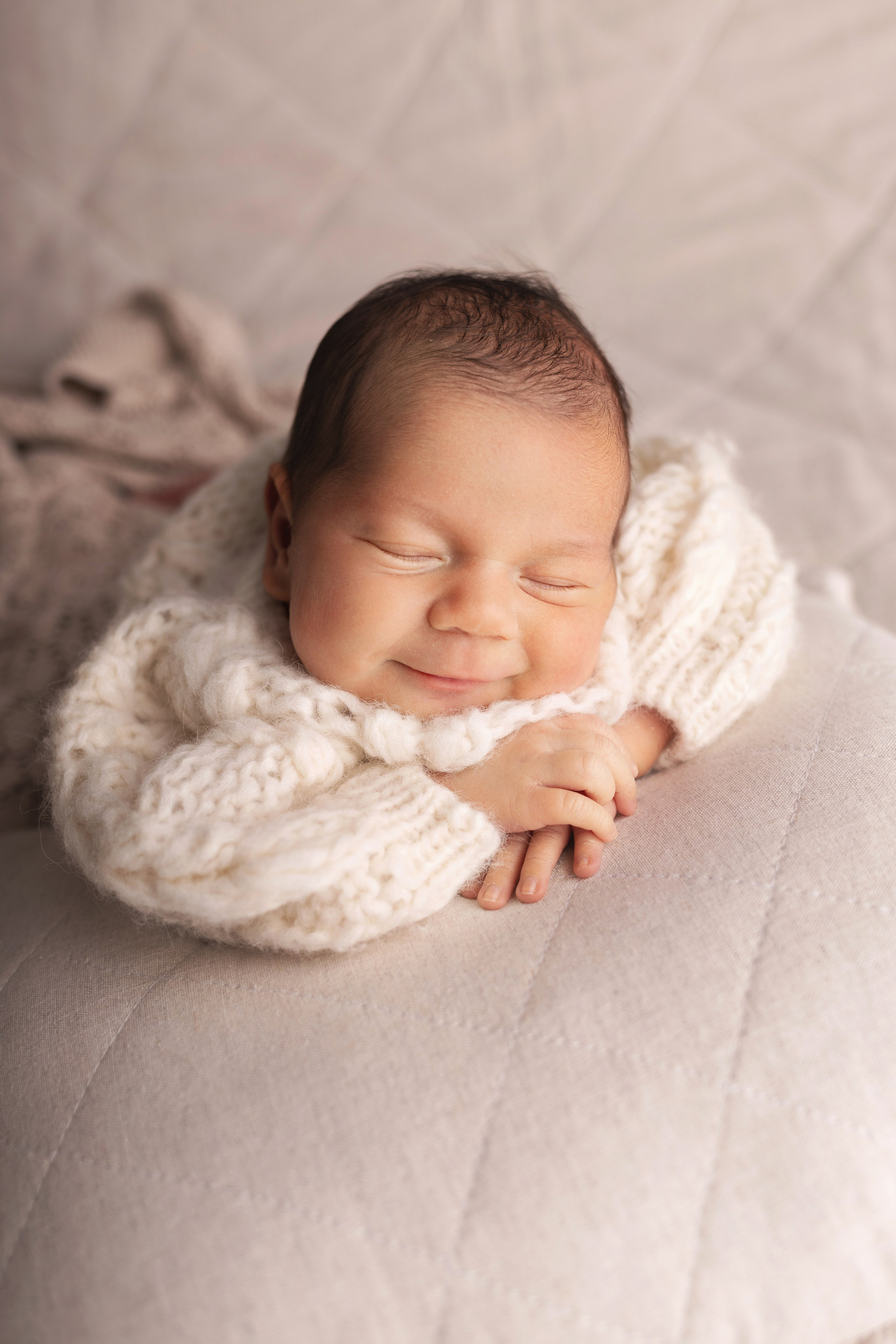 Newborn съемка в стиле Лайф. Фотограф новорожденных малышей в Омске и Омской области Эльвира Камаева