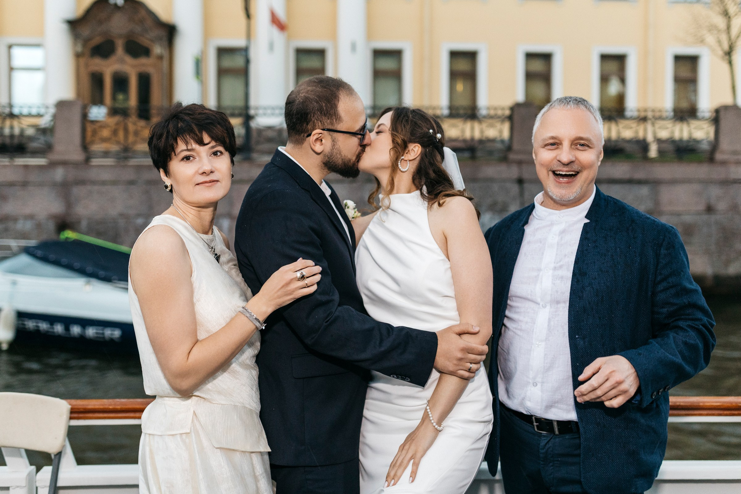 Банкет на воде. Свадебный фотограф Санкт-Петербург