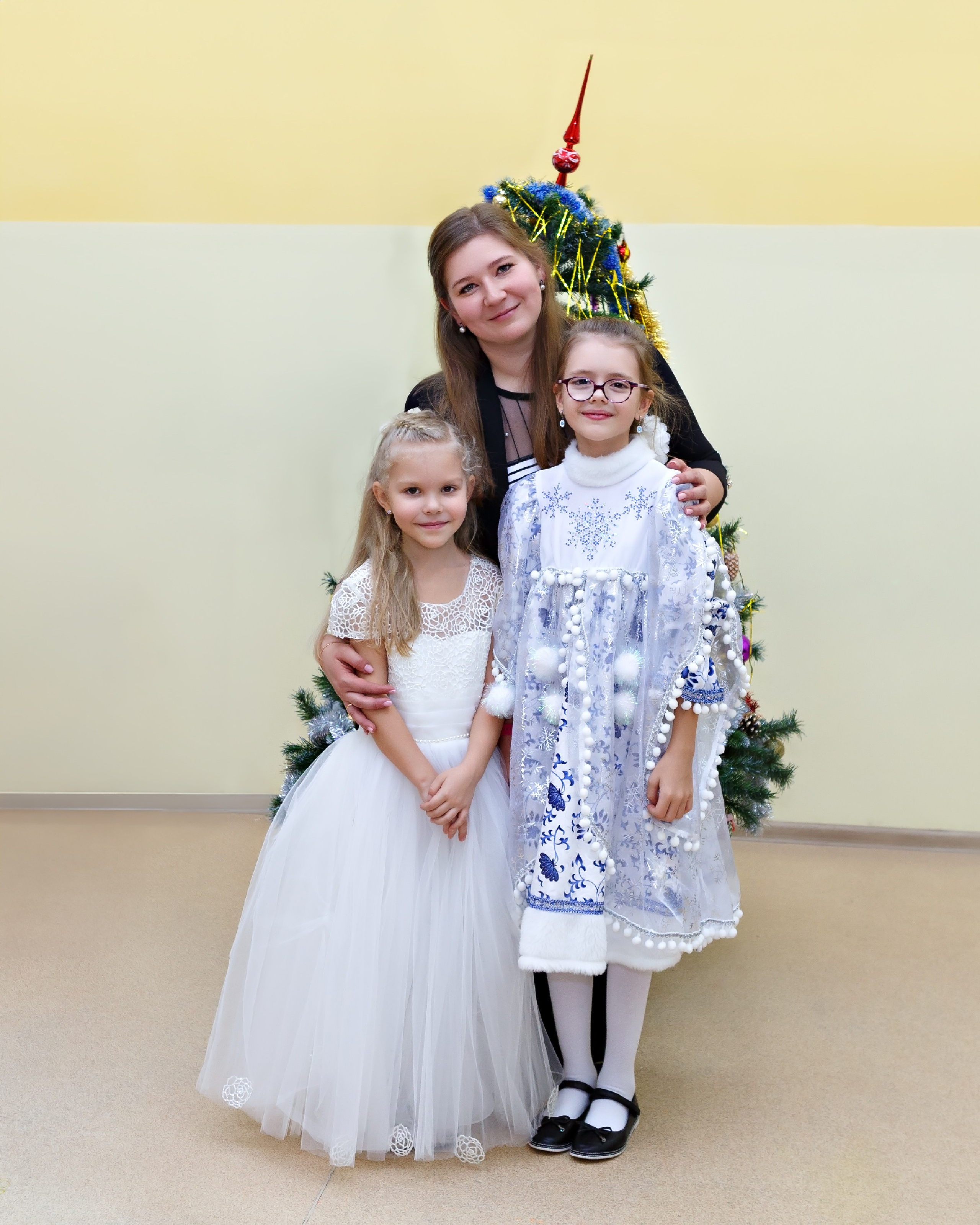 Новогодний утренник в школе. Выпускные альбомы и школьный фотограф в Подольске, Троицке, Щербинке, Москве и Московской области