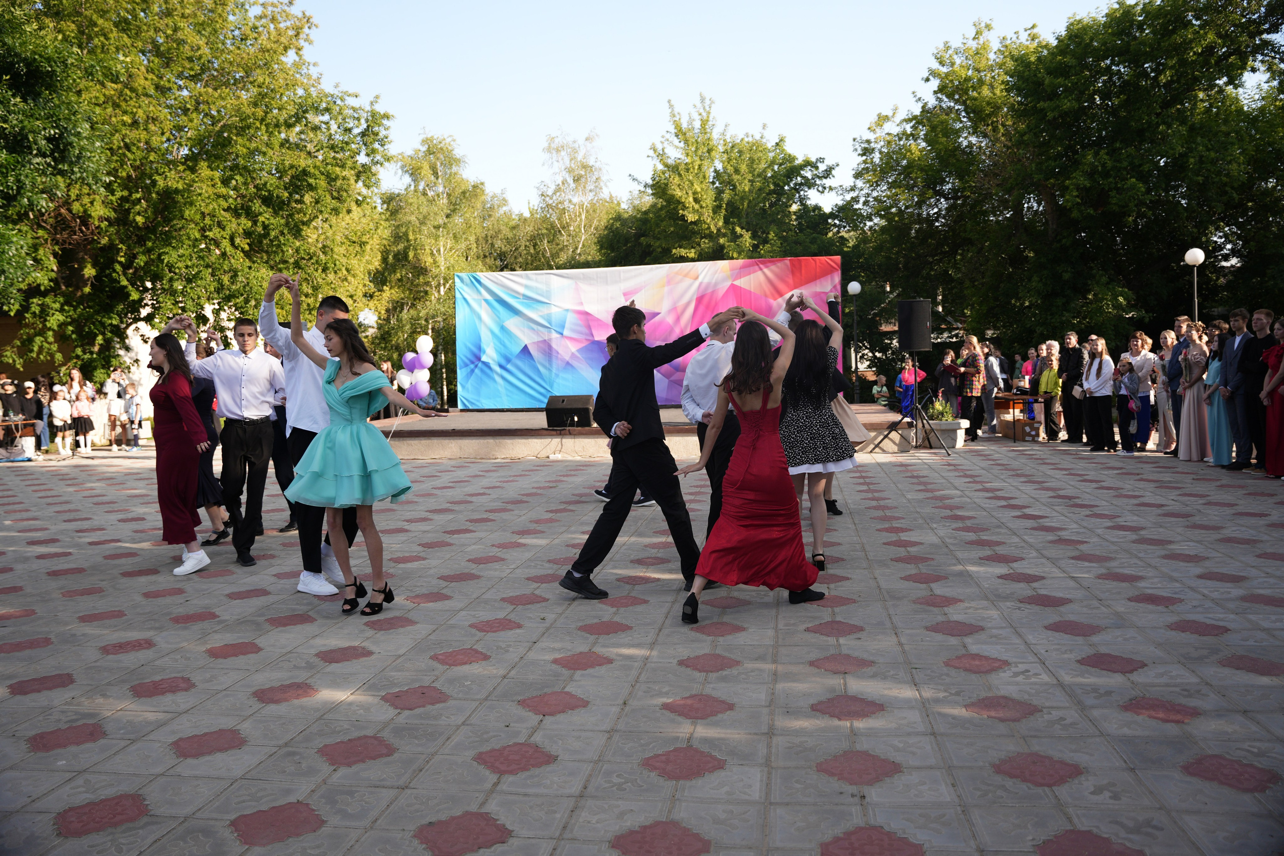 Выпускной в парке. Ольга Плаксина фотограф в Саратове