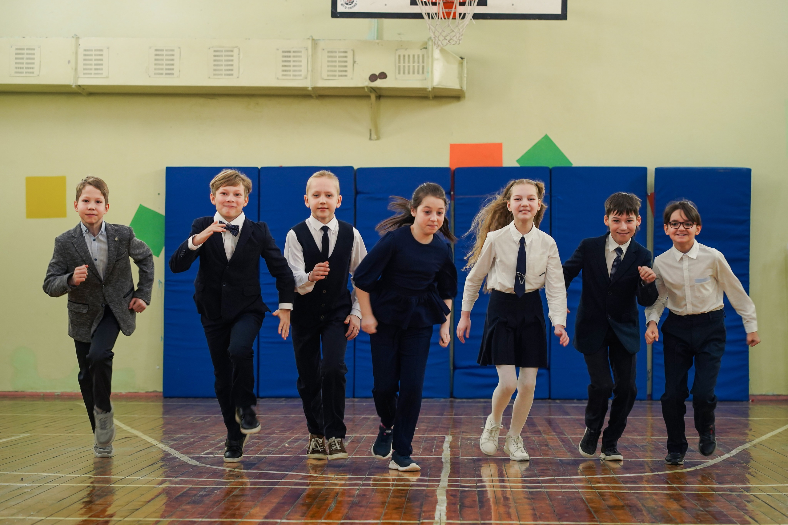 Выпускные альбомы, 4 класс Школа № 175 школьная фотосессия. Семейный и портретный фотограф в Екатеринбурге Анна Лобанова