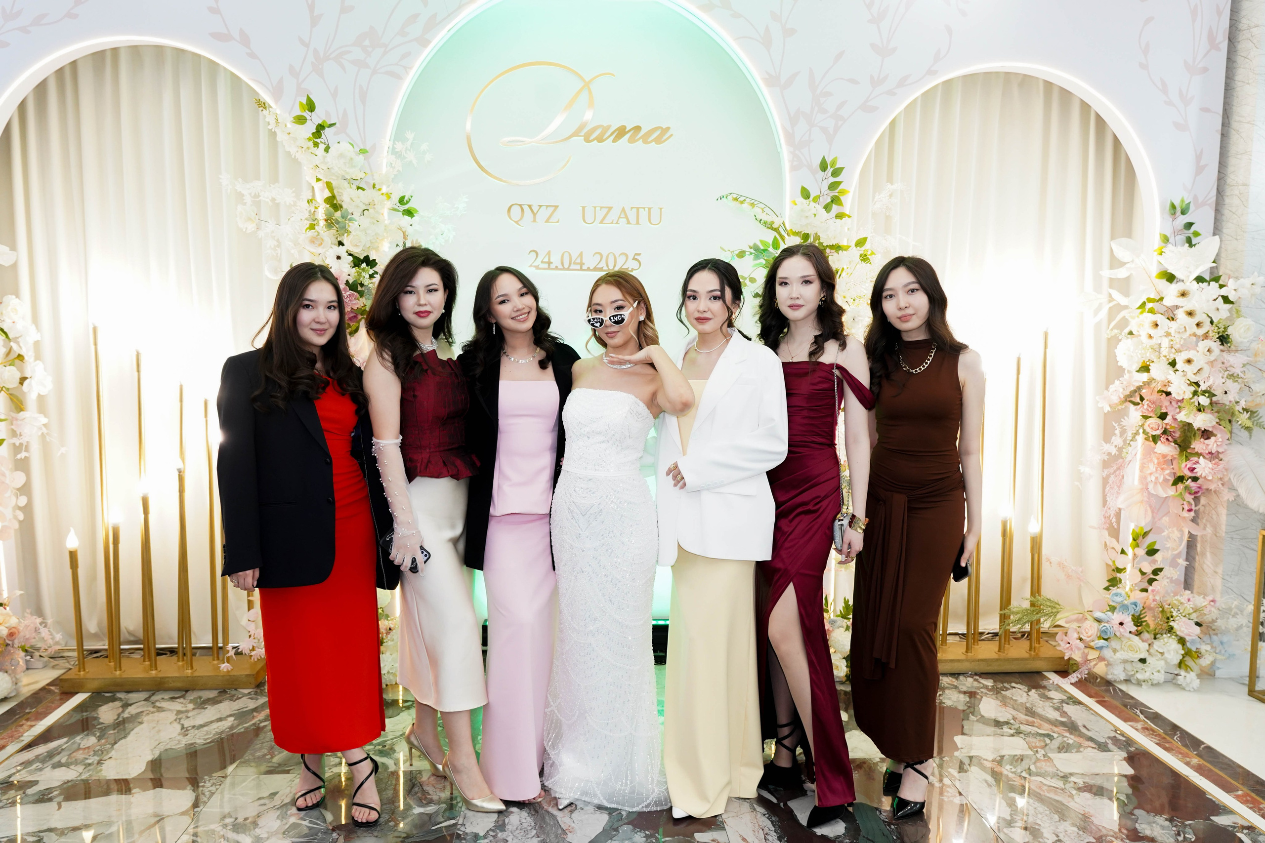 Dana uzatu. Фотограф Ернар Ержанов