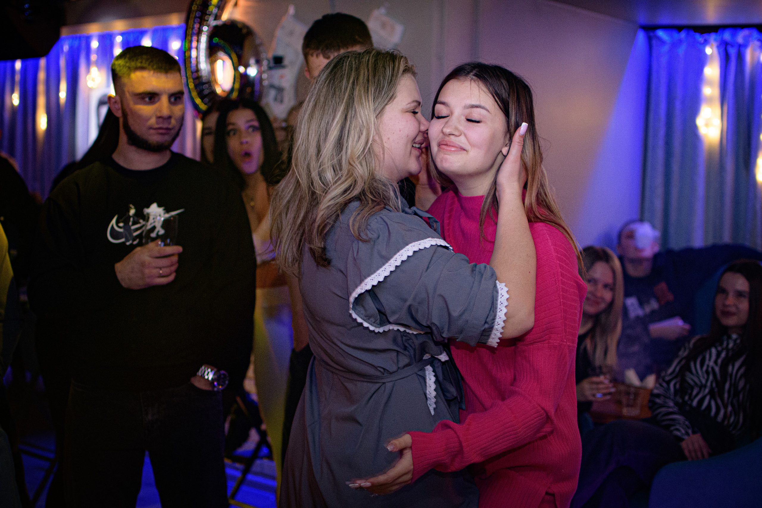 HOLLYWOOD / 6 YEARS. Photokarish