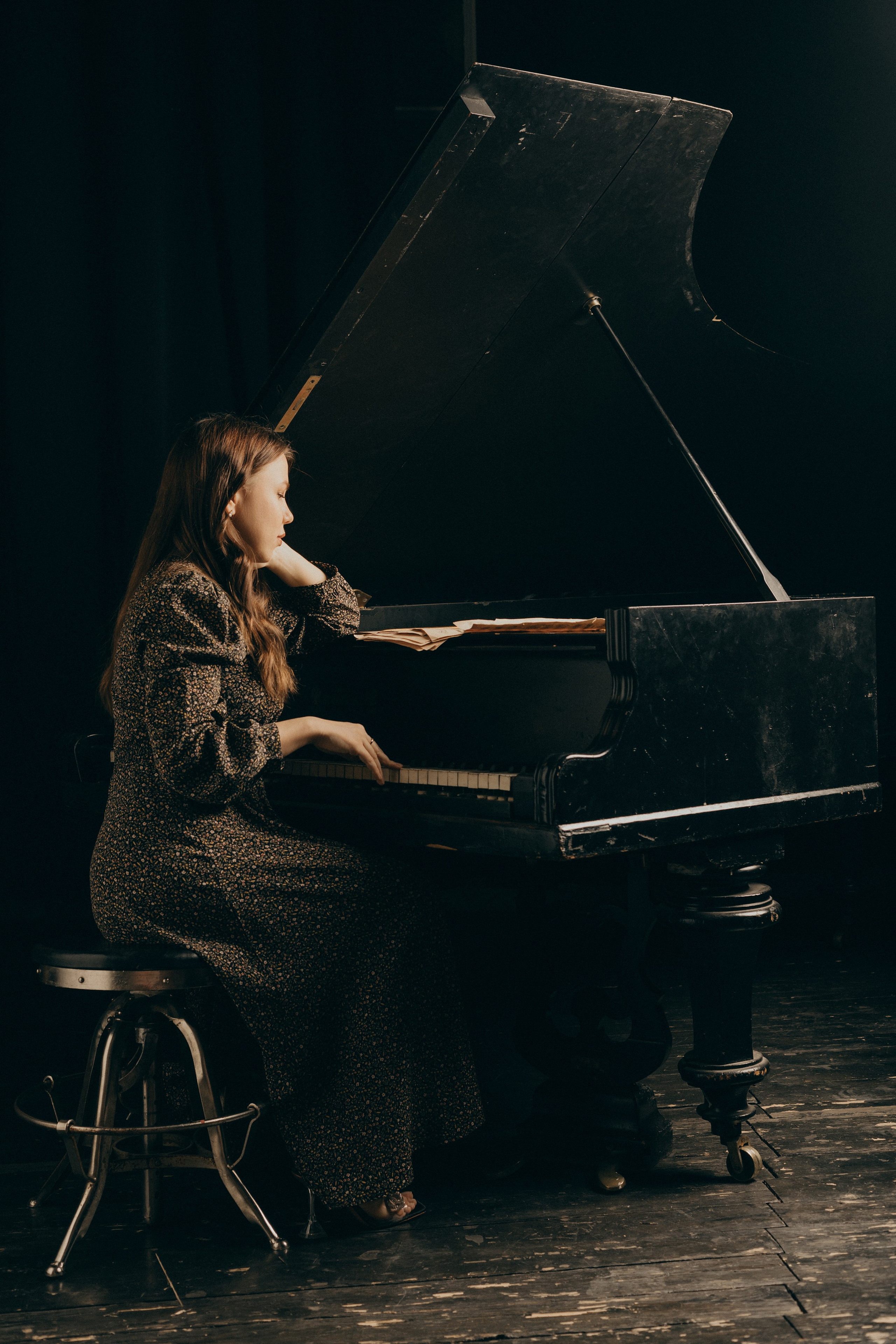 Женская фотосессия и Сьемка с роялем. Свадебный и семейный фотограф в Москве Анастасия. Помогу вам быть собой и создам теплые, живые фотографии. Семейный фотограф в Дмитрове