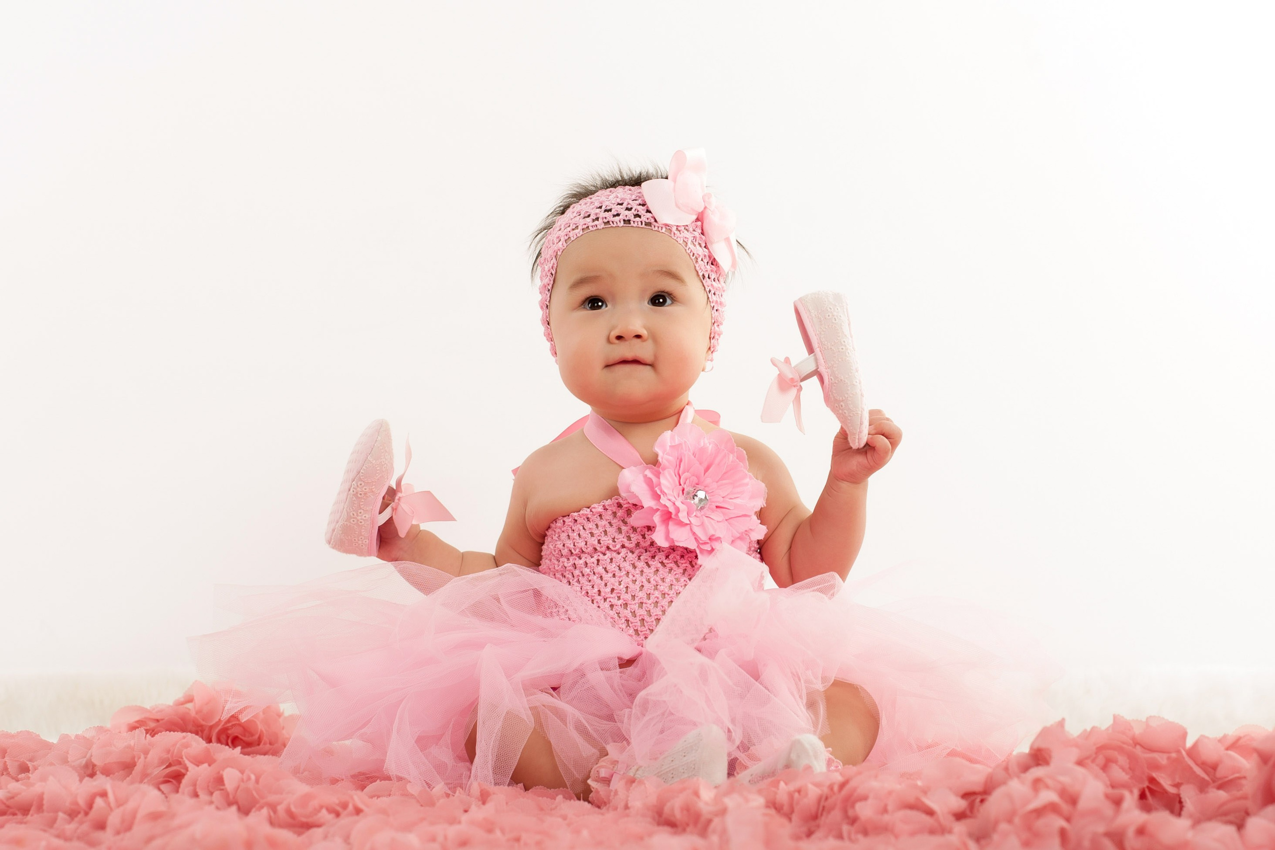 Новорожденные и младенцы. Фотостудия Алматы. Фотосъемка Алматы. Фотосессия Алматы. Фотокурсы. Обучение фотографии. Аренда студии