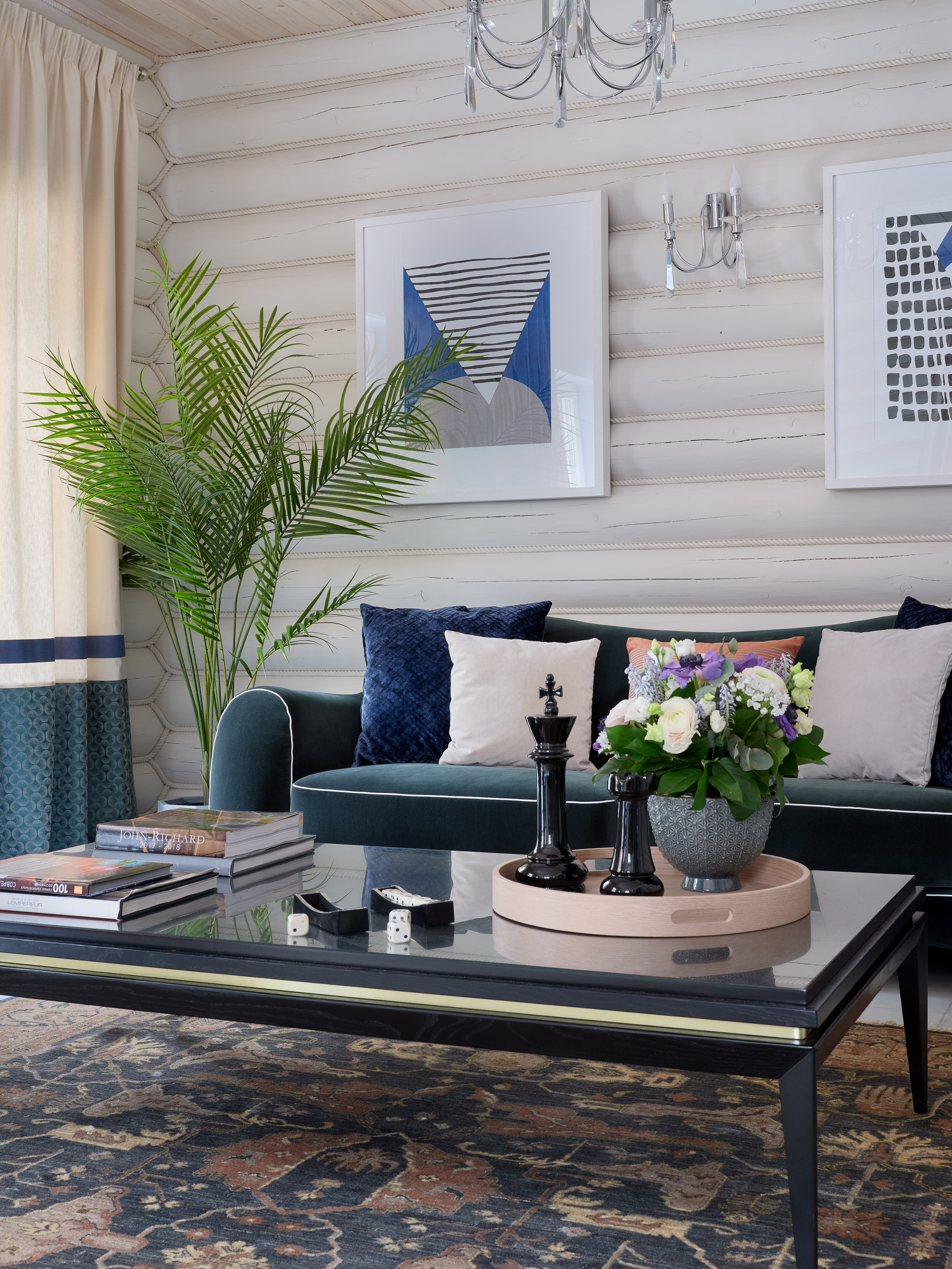 Бревенчатый светлый дом. Фотограф Наталья Вершинина