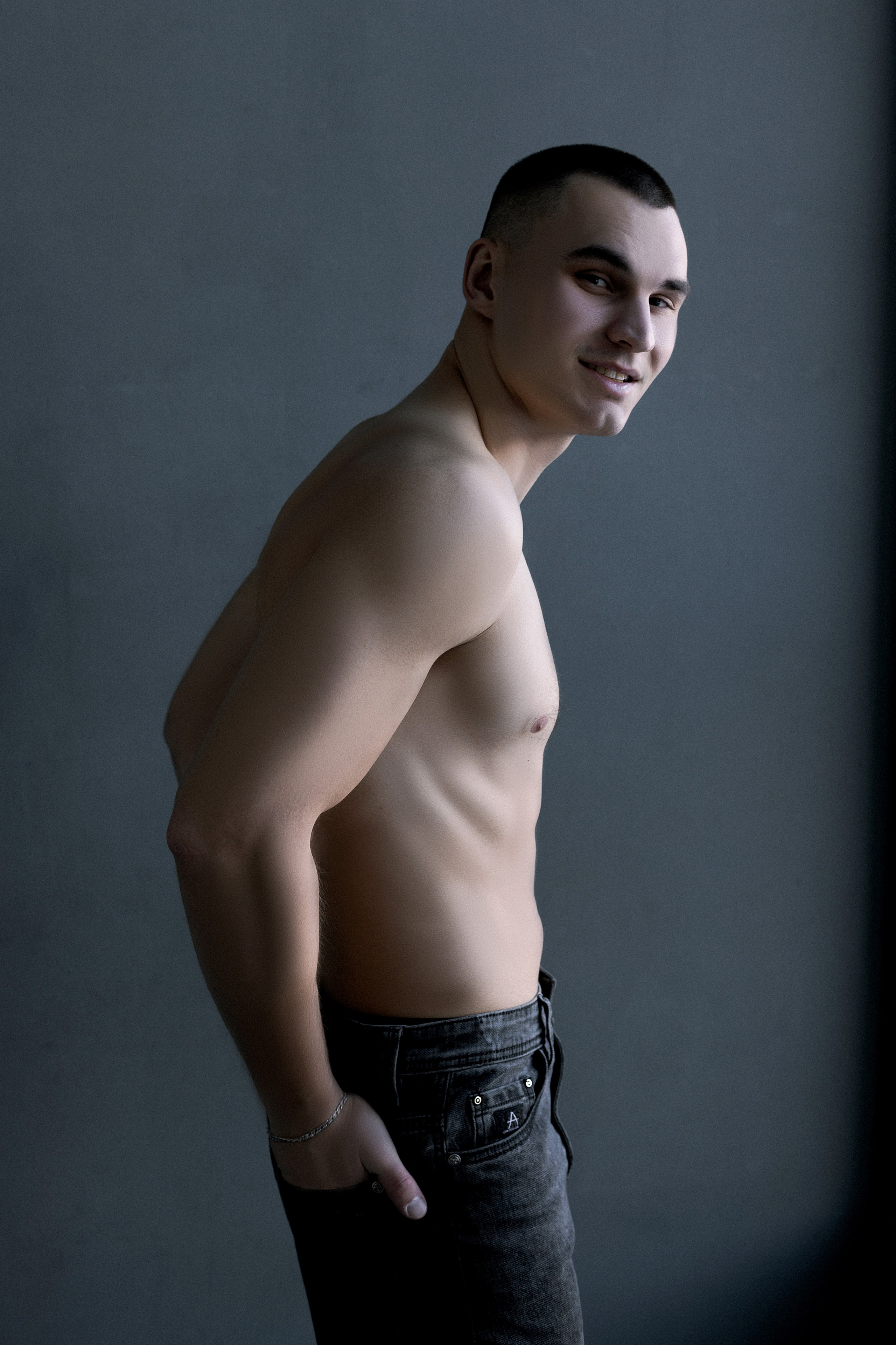 Сергей Р. Фотограф Челябинск Эвелина Ганага, съемка для бизнеса и маркетплейсов