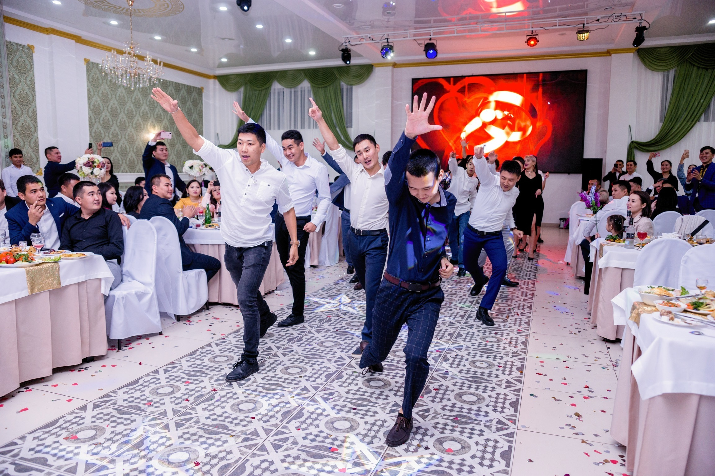 Свадебный фотограф в Элисте Аркадий Шарманжинов