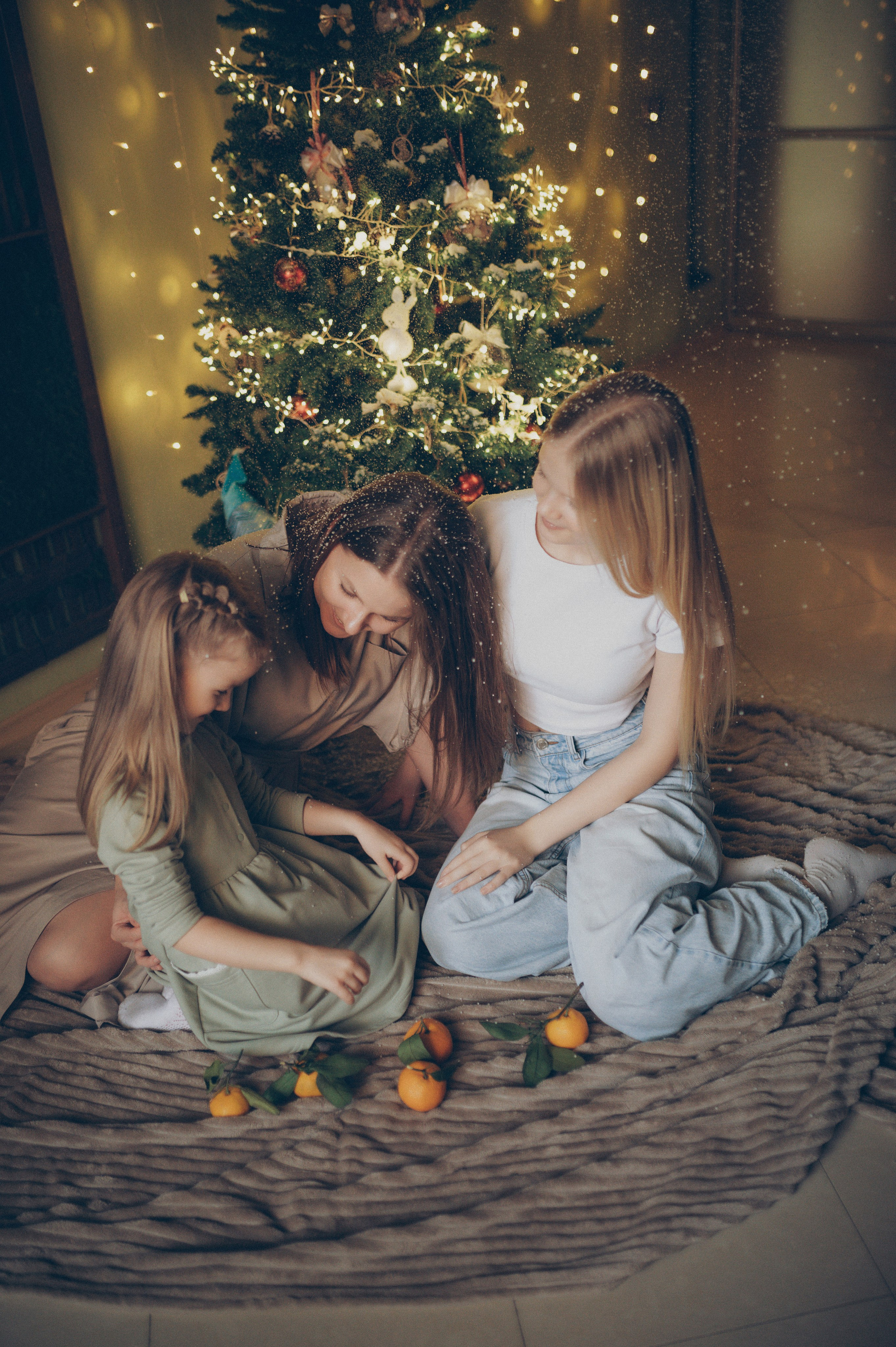 Тася, Соня, Женя и Илья (новогодняя домашняя). Фотограф, г. Лесной Свердловской области