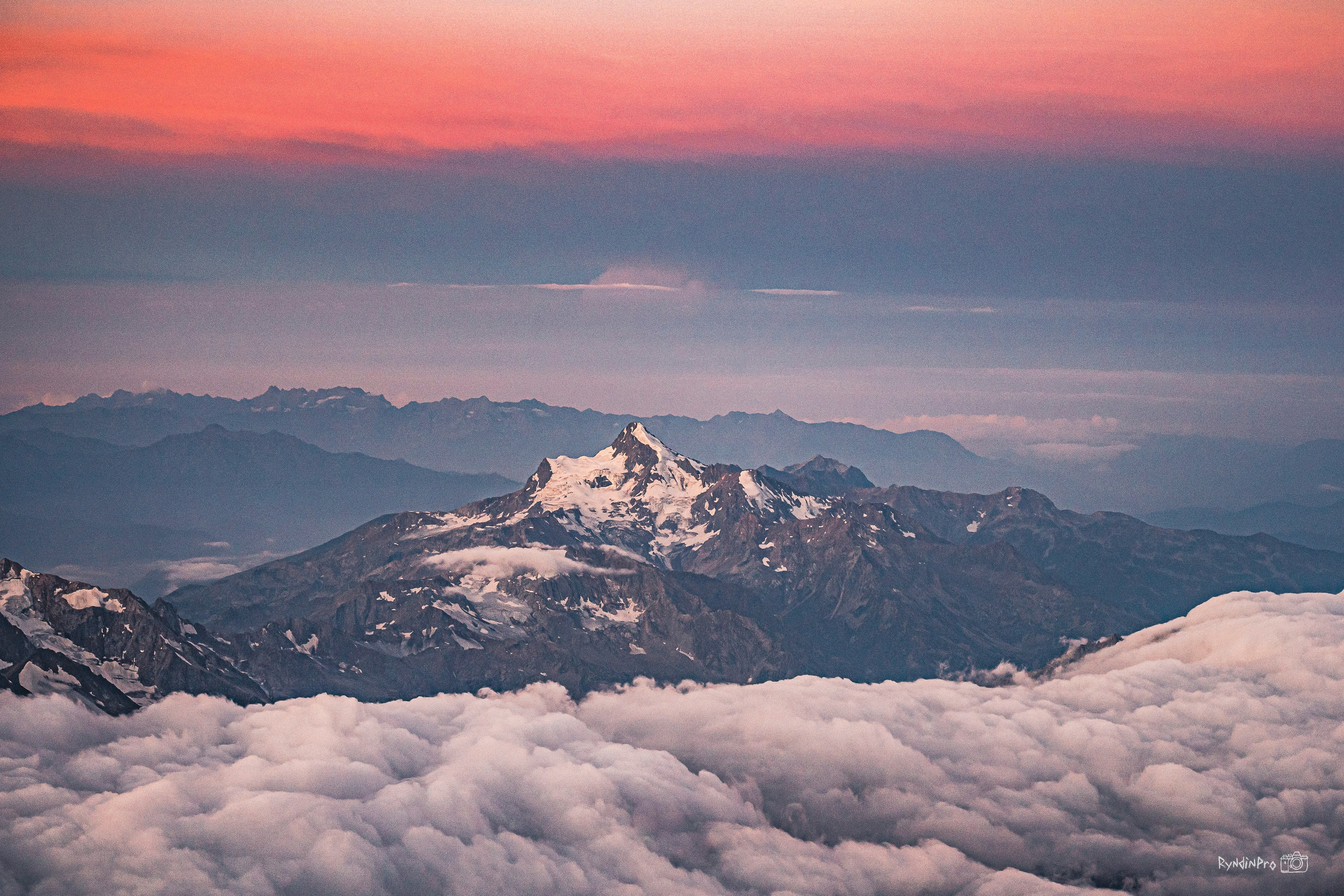 Восхождение на Эльбрус 26 августа 2023 Стремление. Репортажный фотограф в Краснодаре Рындин Дмитрий