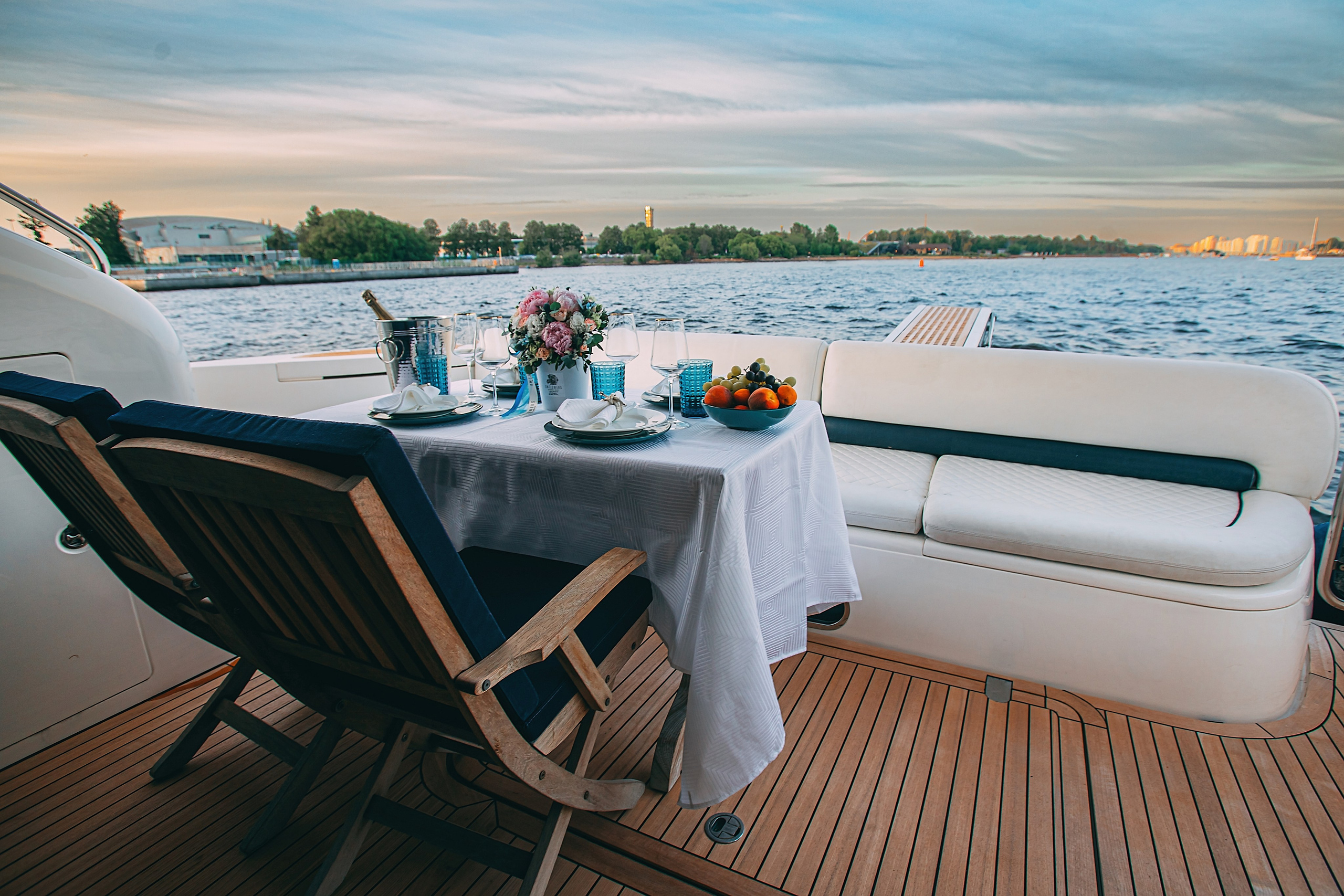 Яхта Princess 57 Esperanza. SPB Rent Boats|аренда катеров и теплоходов